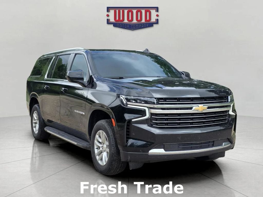 2024 Chevrolet Suburban 4WD 1500 LT's photo