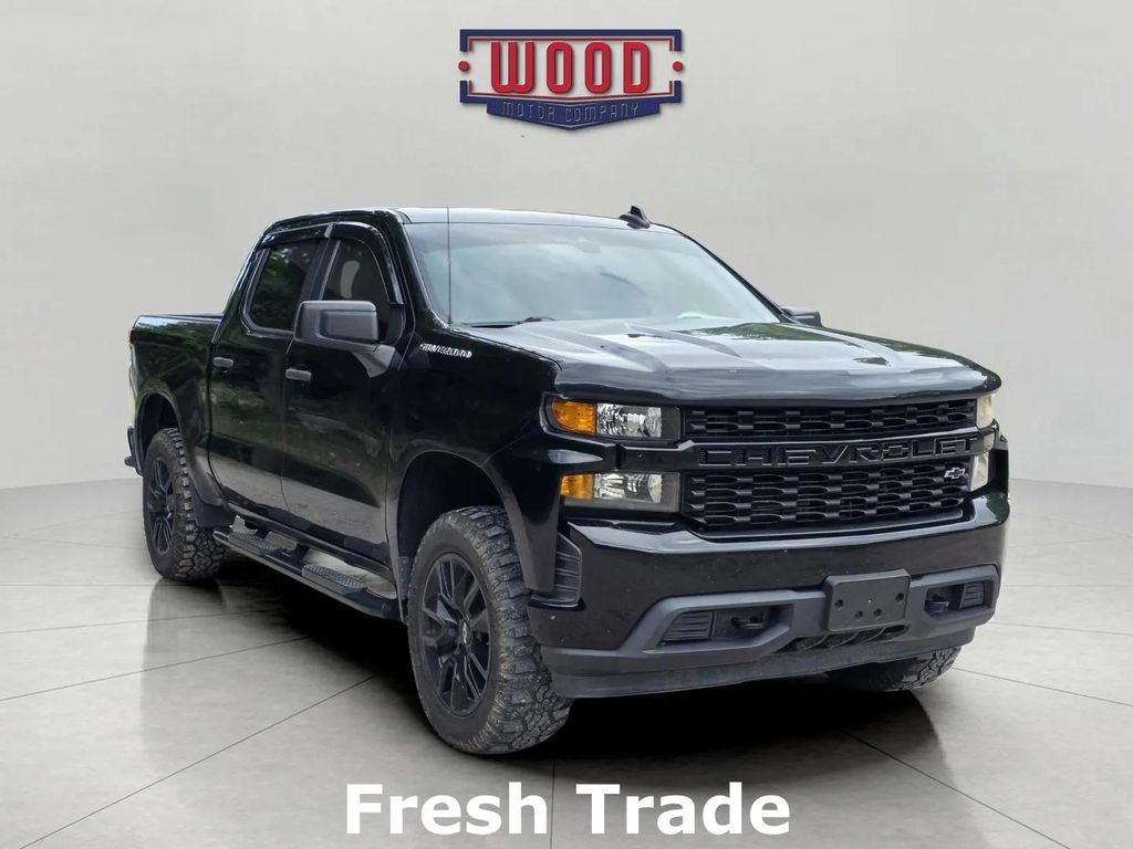 2021 Chevrolet Silverado 1500 Custom 4X4 Crew Cab Short Box's photo