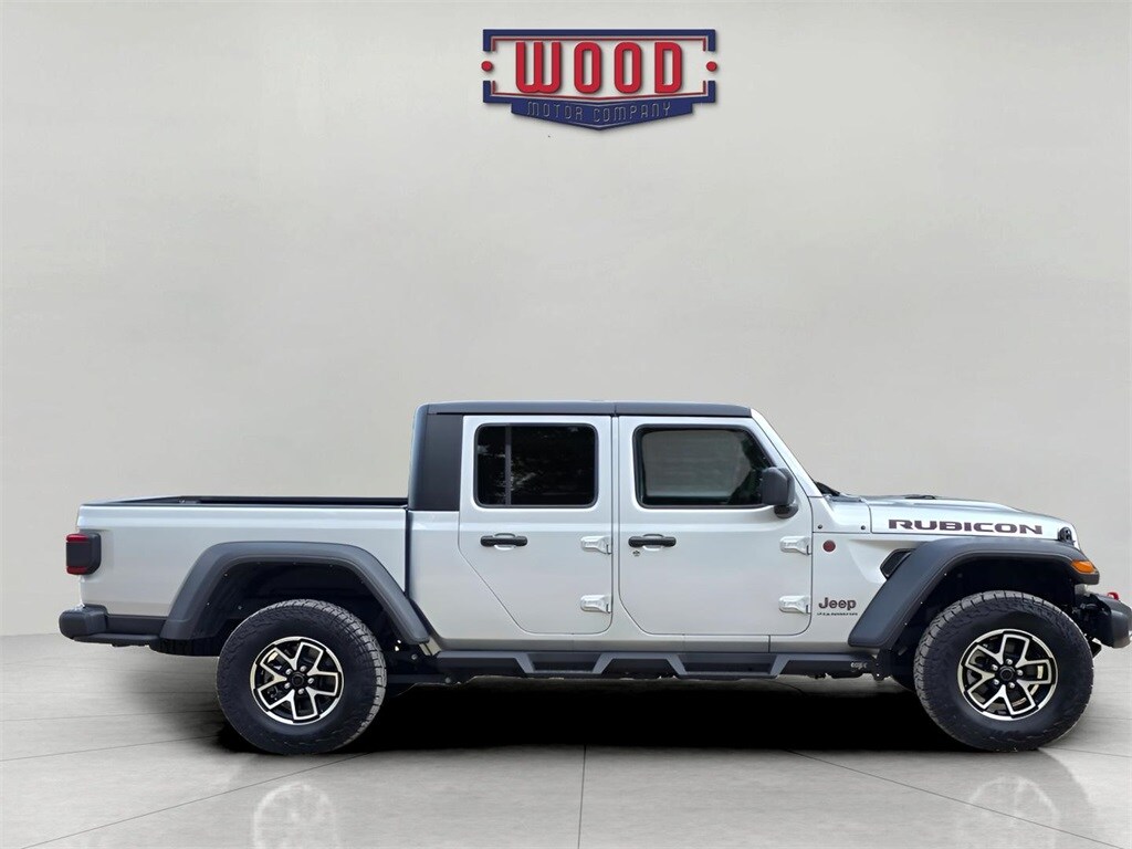 2024 Jeep Gladiator Rubicon photo 2