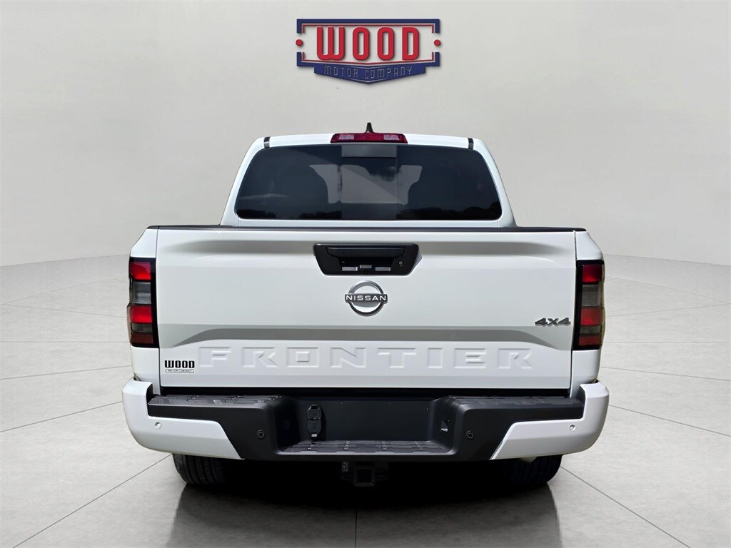 2025 Nissan Frontier SV photo 2