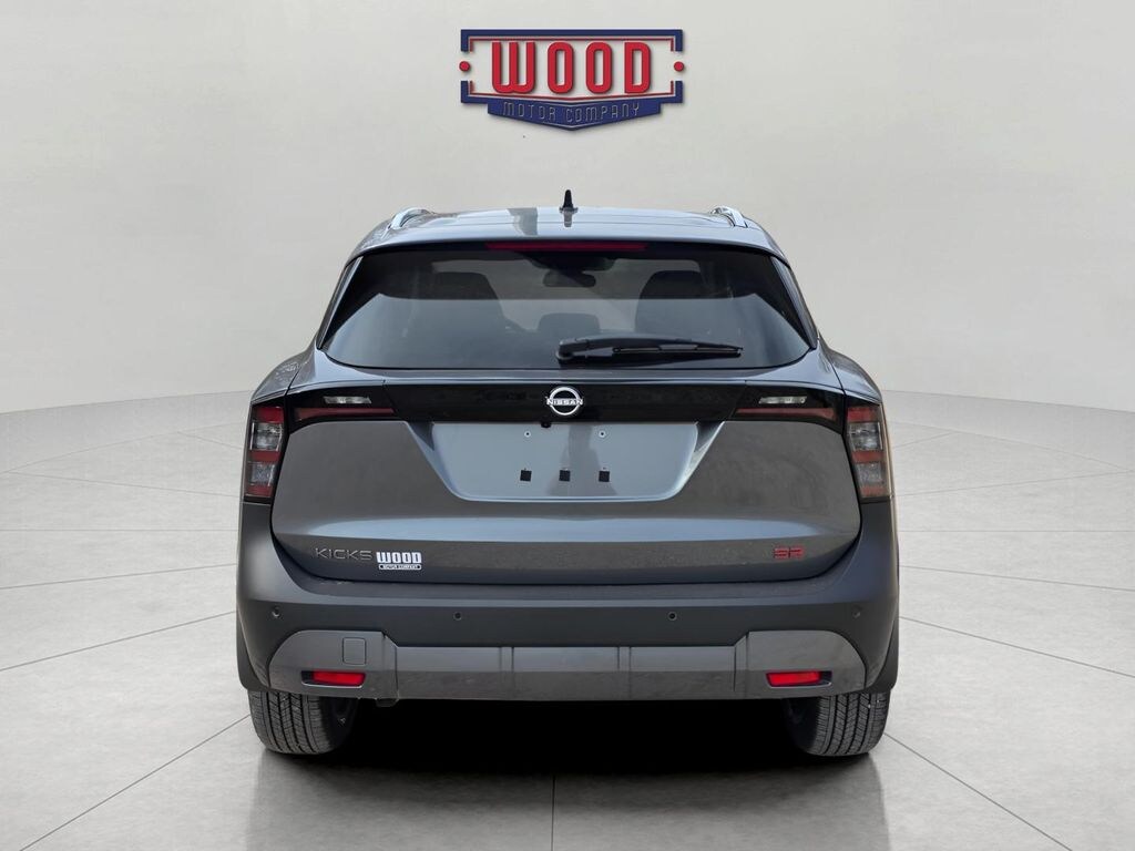 New 2026 Nissan Kicks SR SUV