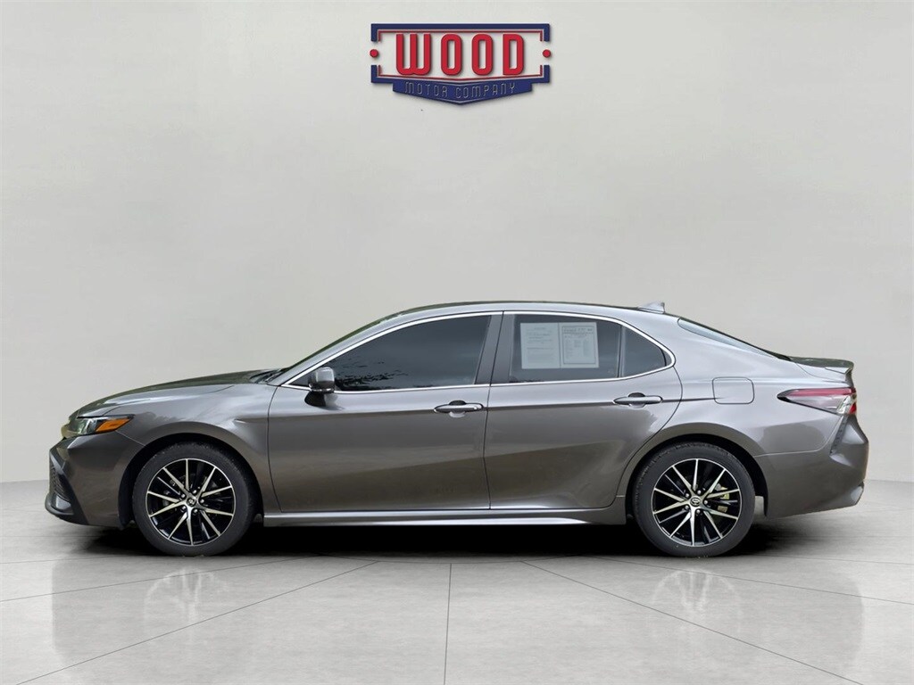 2022 Toyota Camry SE photo 4
