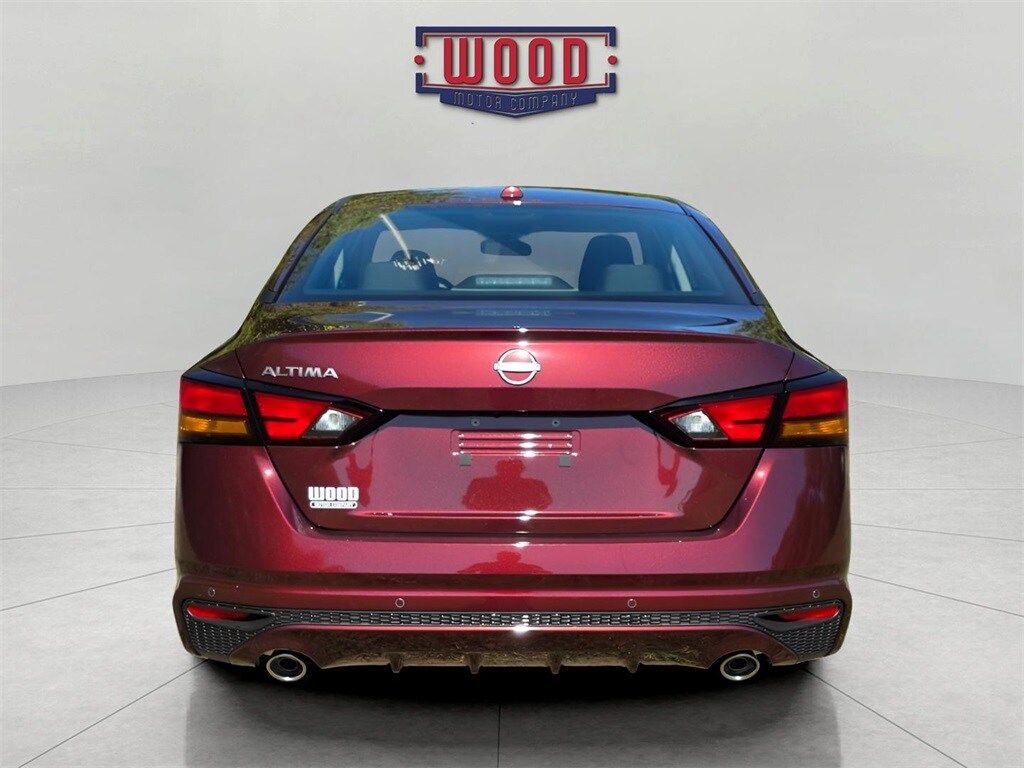 2025 Nissan Altima SV photo 3
