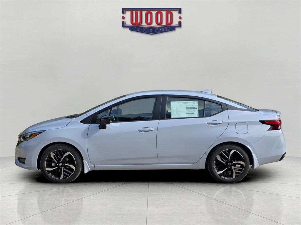 New 2025 Nissan Versa 1.6 SR Sedan