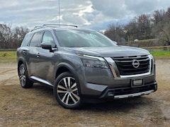 2025 Nissan Pathfinder Platinum SUV