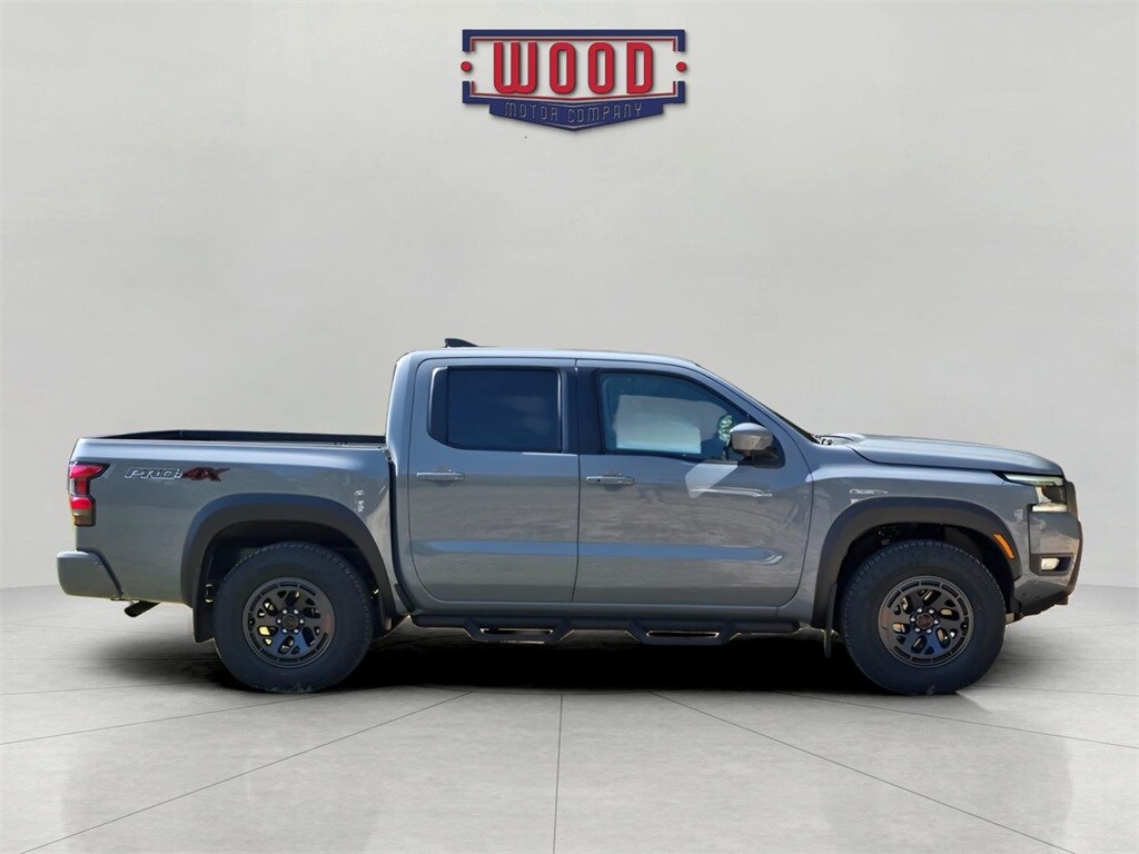 2026 Nissan Frontier PRO-4X photo 2