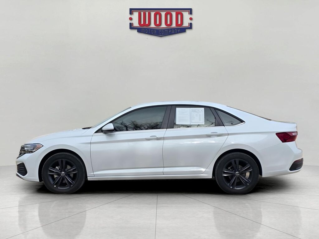 Used 2024 Volkswagen Jetta 1.5T SE Sedan