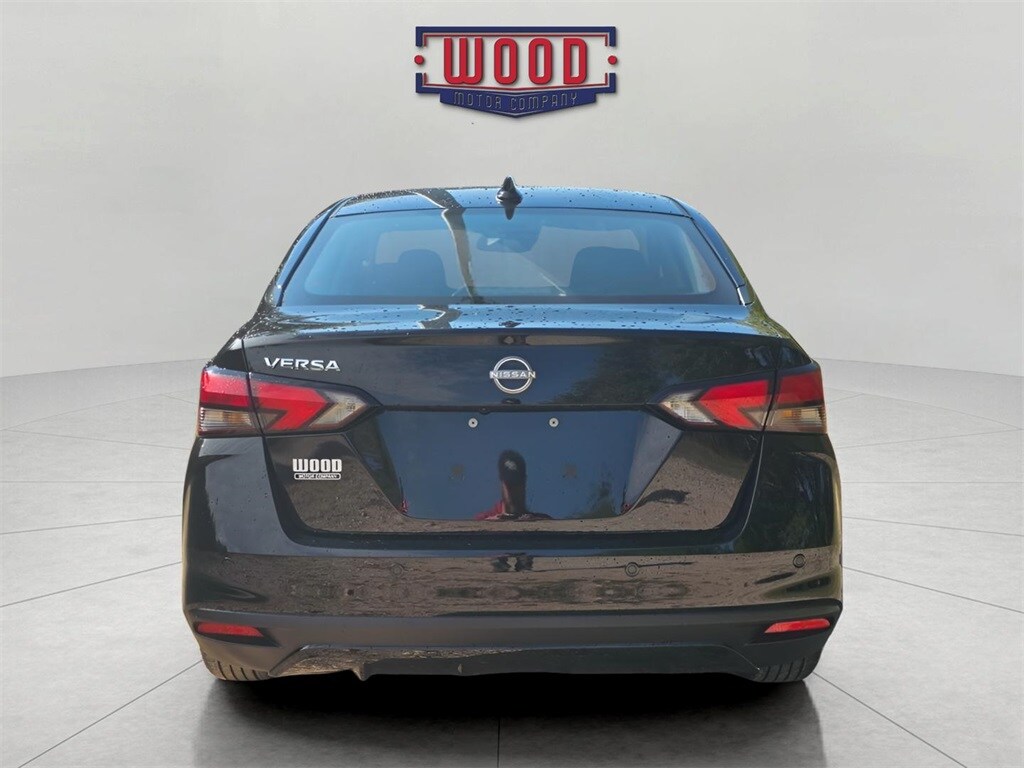 2025 Nissan Versa 1.6 SV photo 3