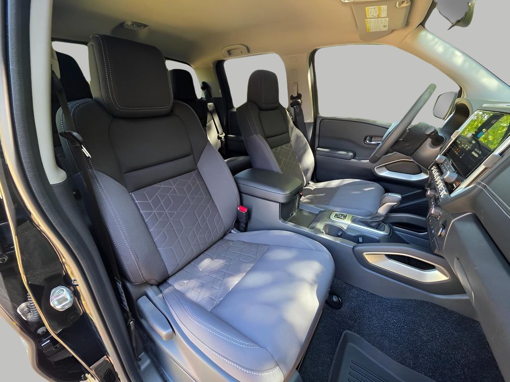 2026 Nissan Frontier SV - Photo 11