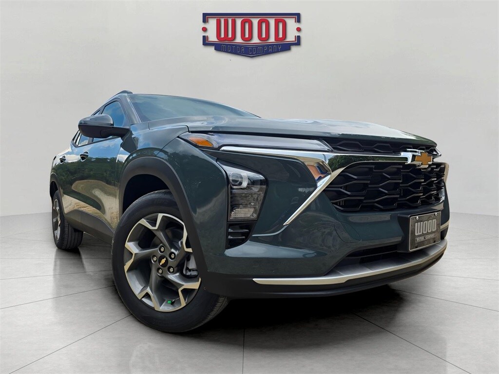 New 2025 Chevrolet Trax LT SUV