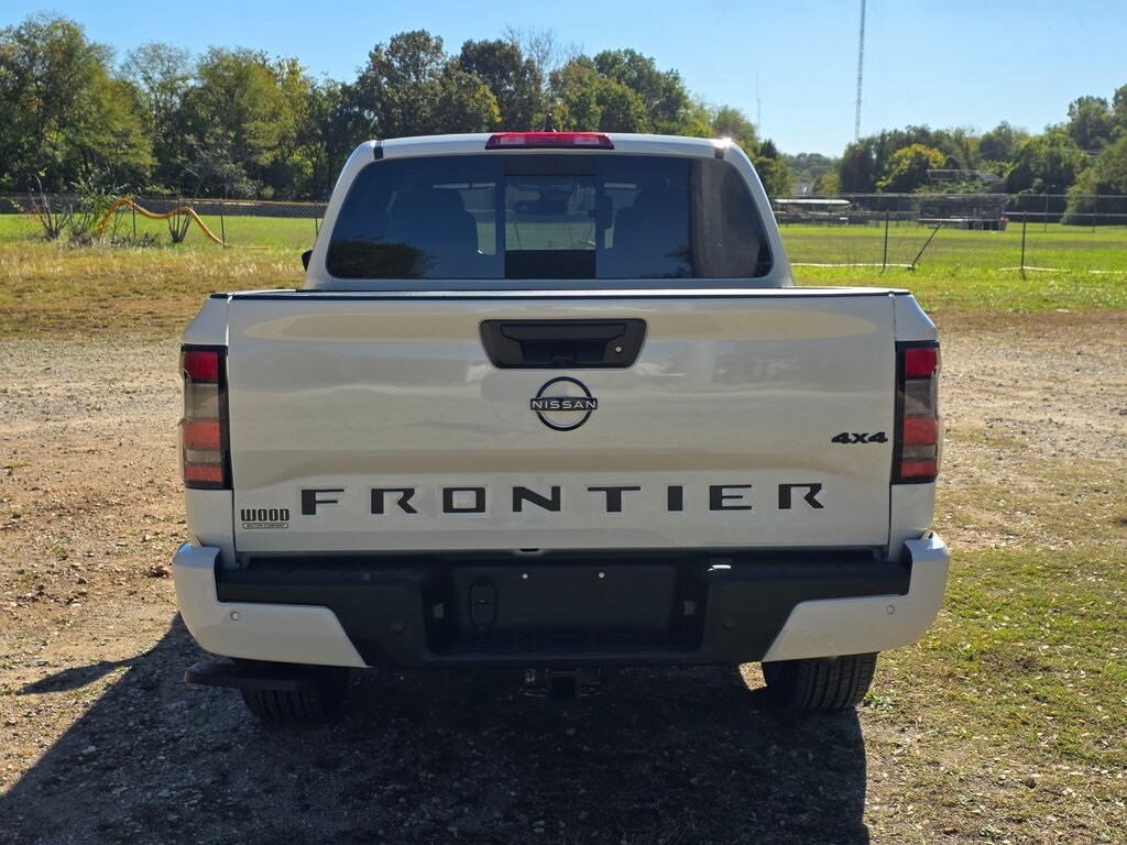 2026 Nissan Frontier SV photo 2
