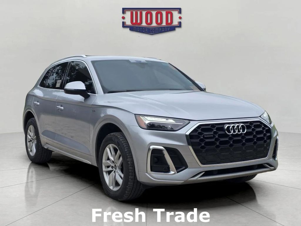 2023 Audi Q5 45 Premium's photo