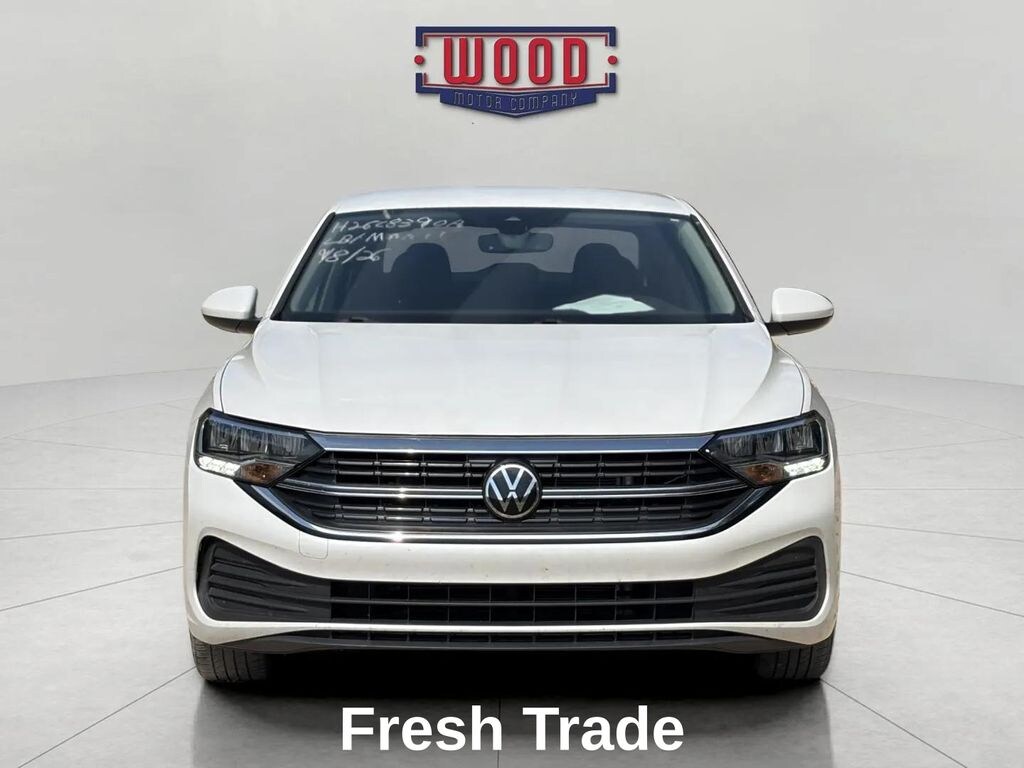 Used 2024 Volkswagen Jetta 1.5T SE Sedan