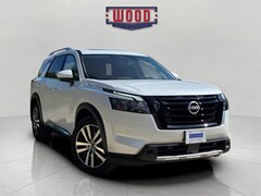 2025 Nissan Pathfinder Platinum SUV