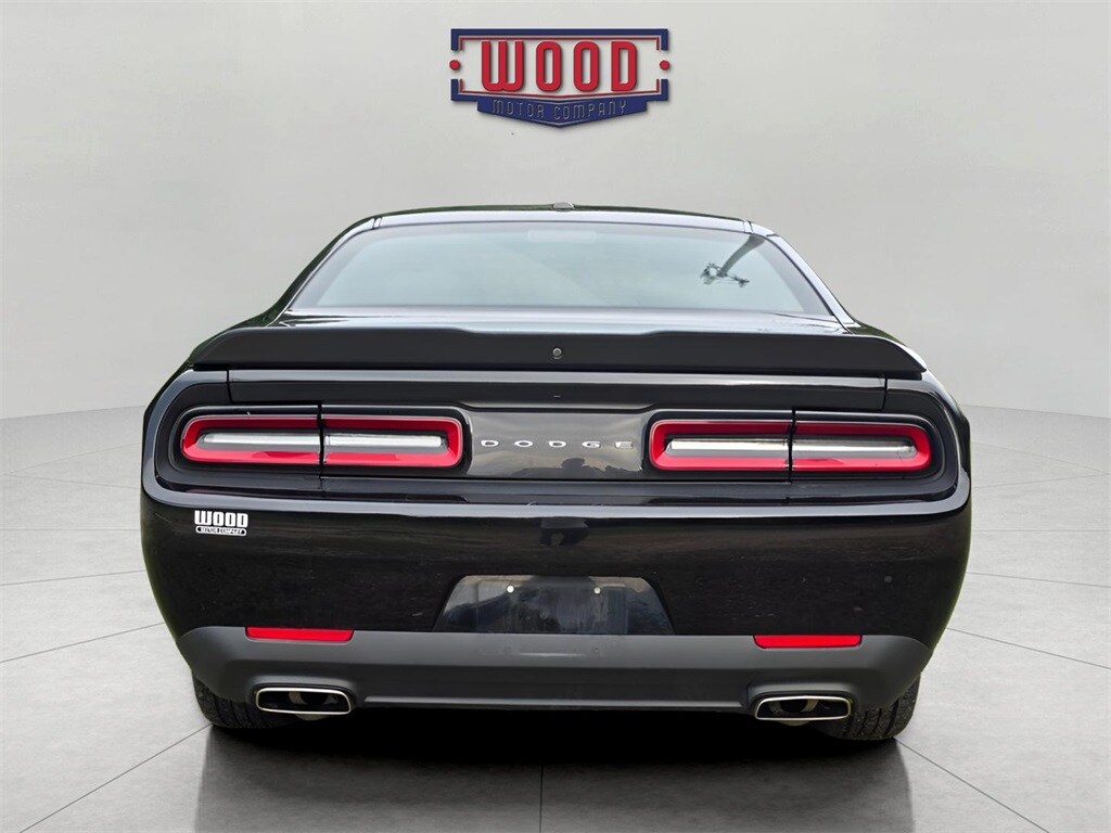 2023 Dodge Challenger SXT photo 3