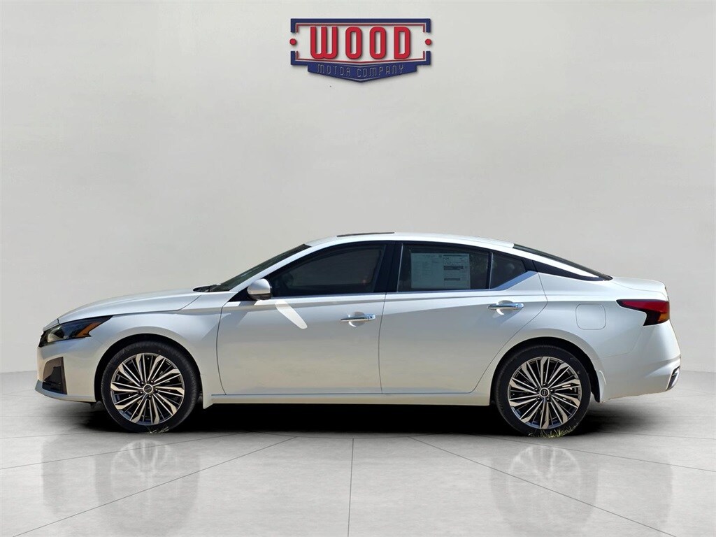 2025 Nissan Altima SL photo 4