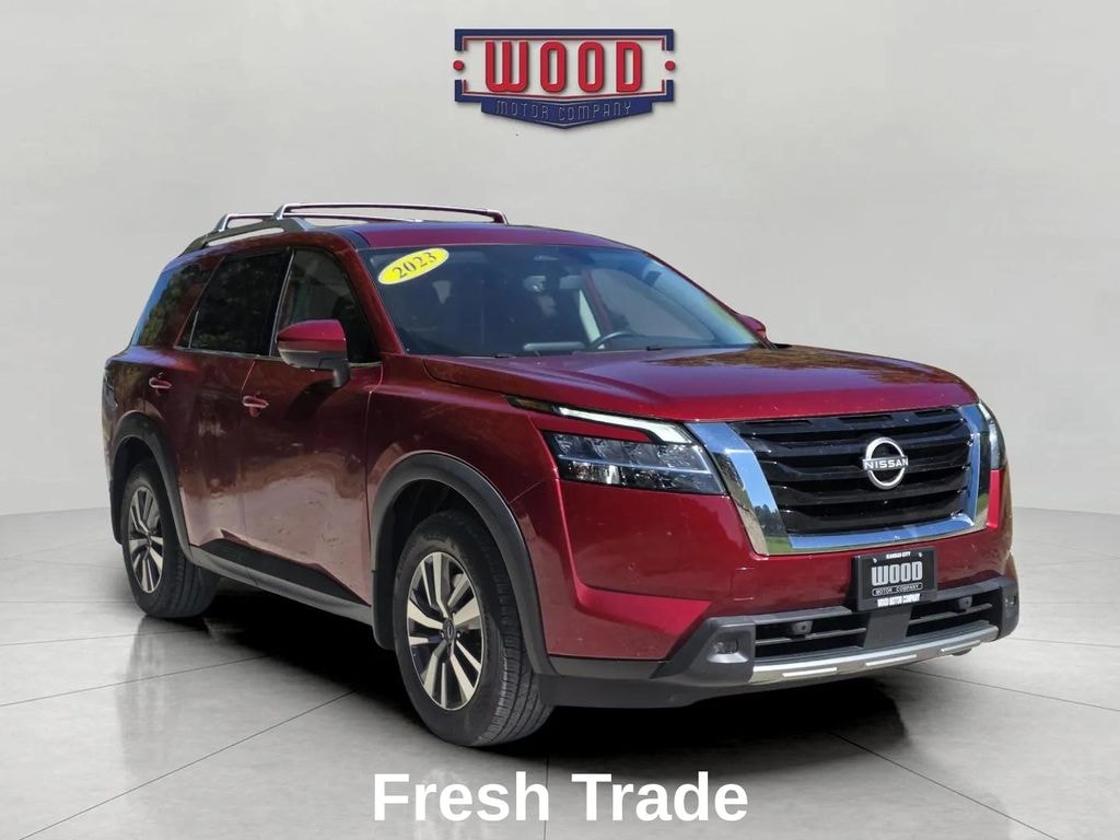 Used 2023 Nissan Pathfinder SL SUV