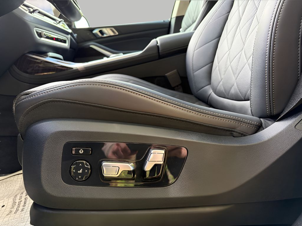 2023 BMW X7 40i - Photo 21