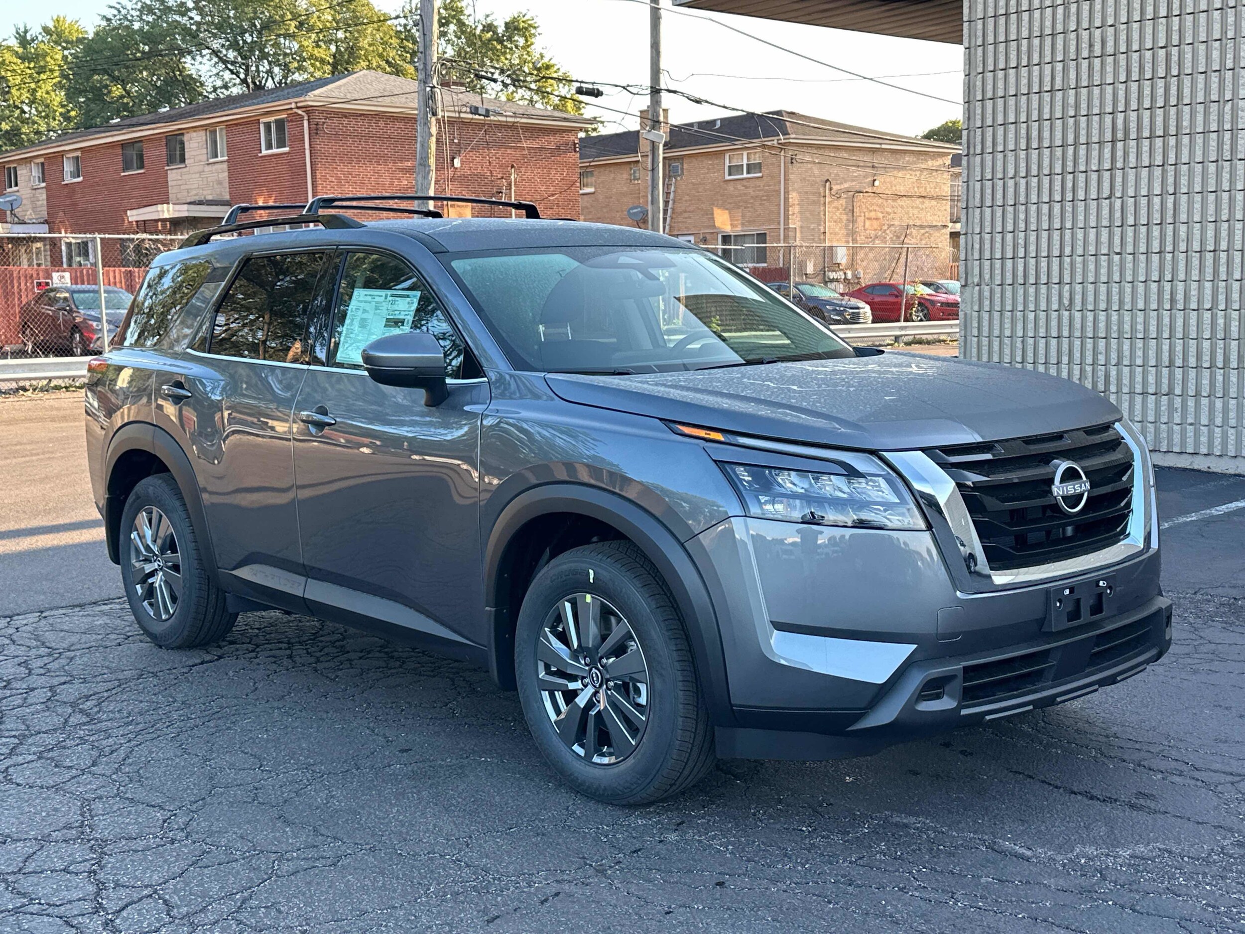 2025 Nissan Pathfinder SV photo 2