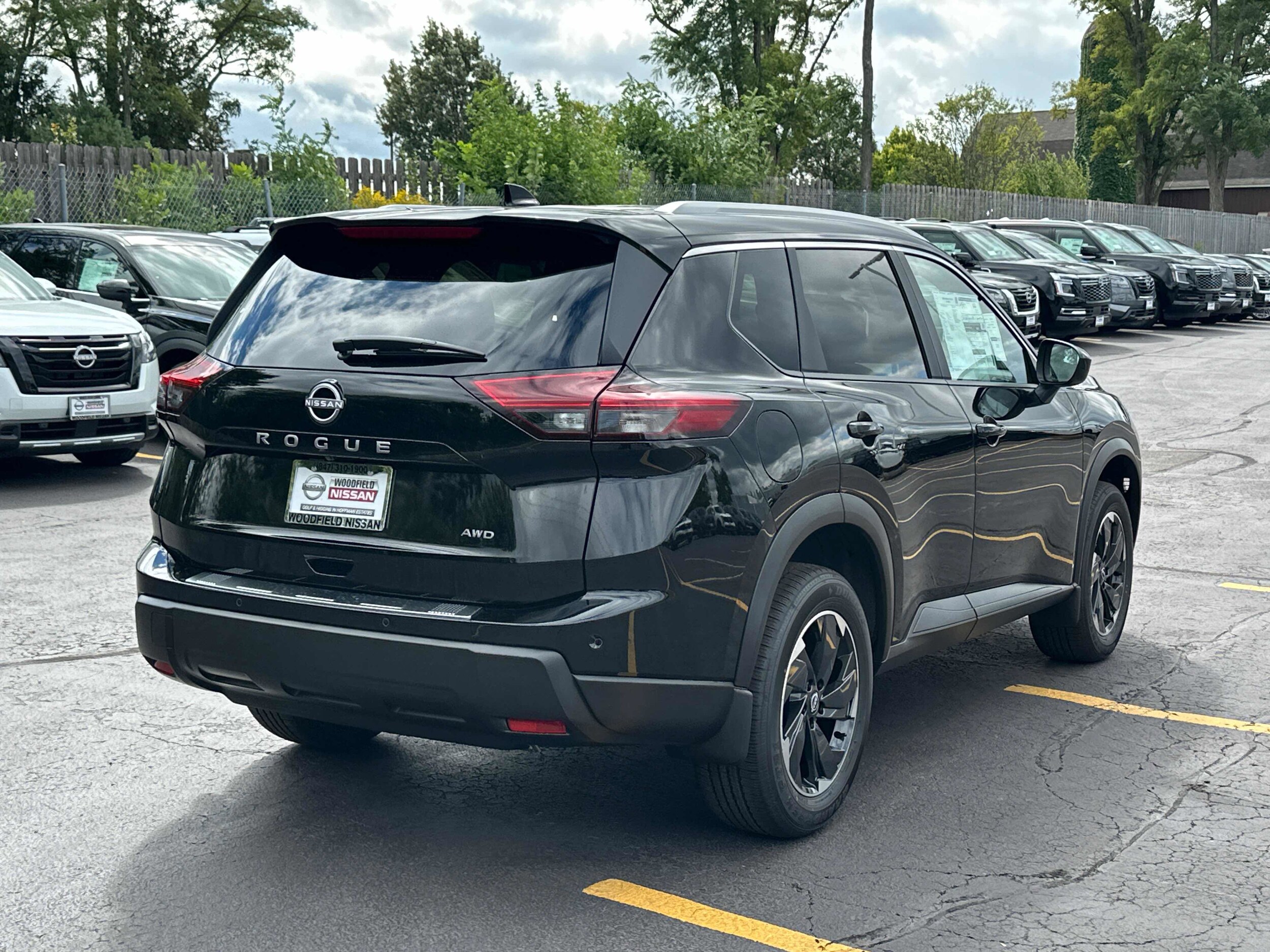 2026 Nissan Rogue SV photo 2