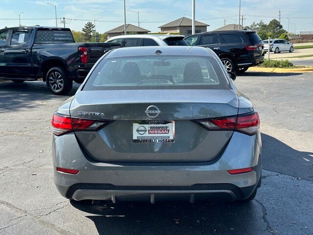 2025 Nissan Sentra SV photo 2