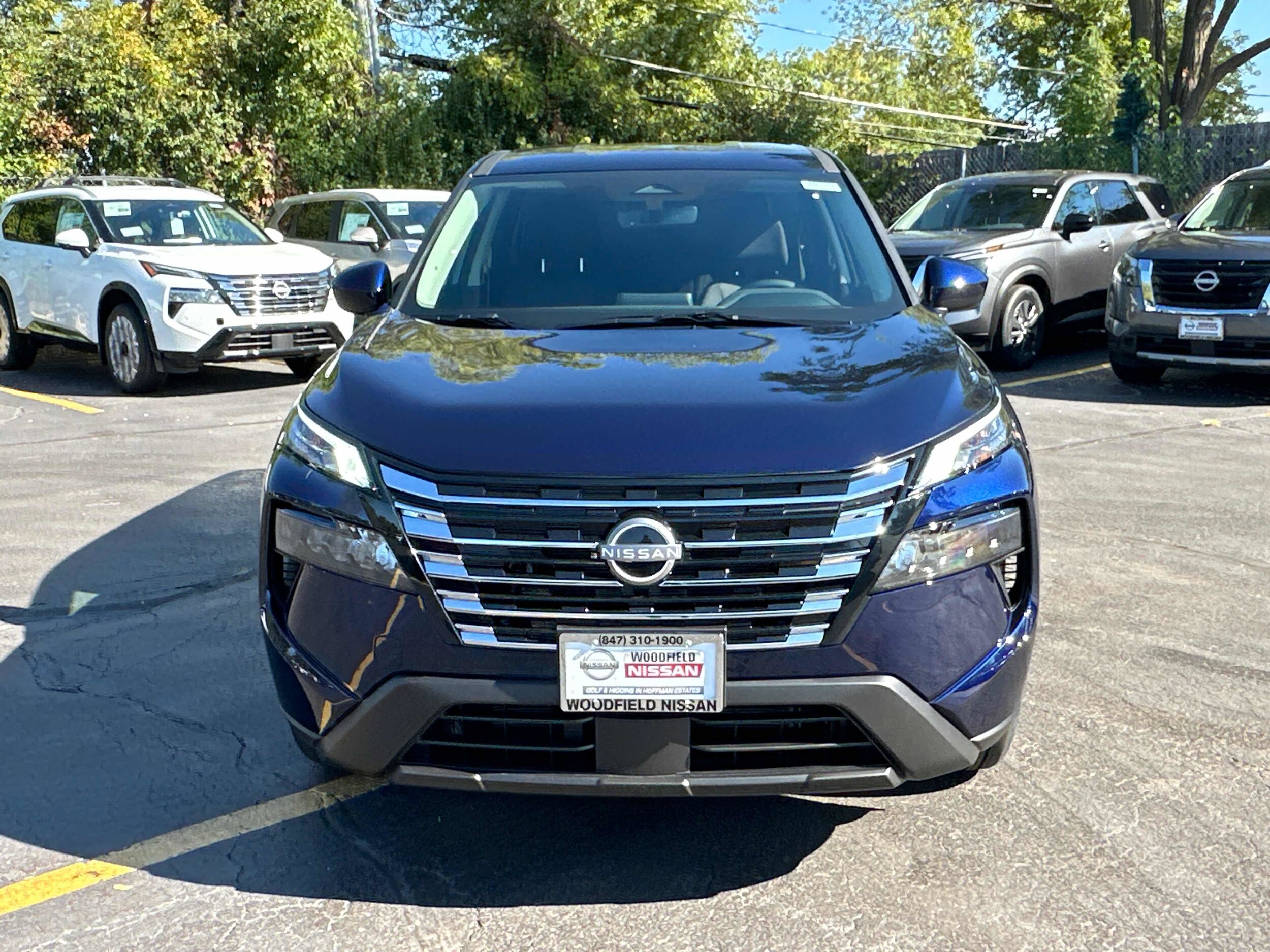 2026 Nissan Rogue SV photo 2
