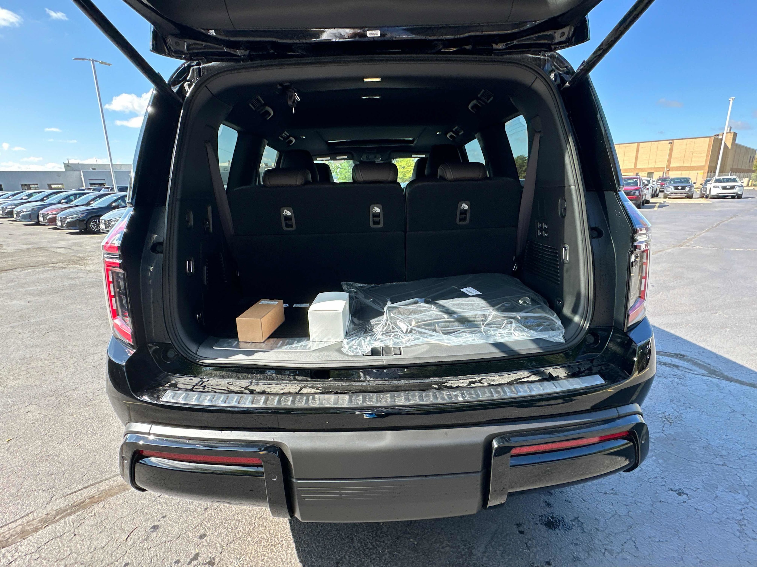 2026 Nissan Armada Platinum - Photo 17