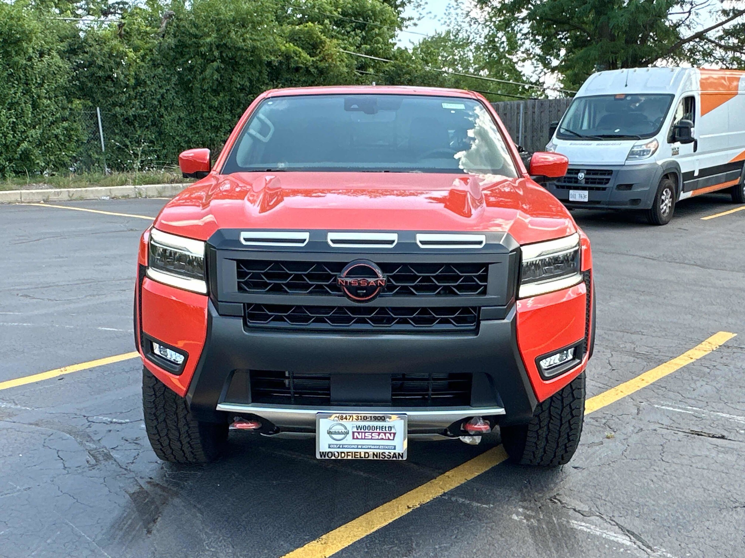 2025 Nissan Frontier PRO-4X Crew Cab photo 2