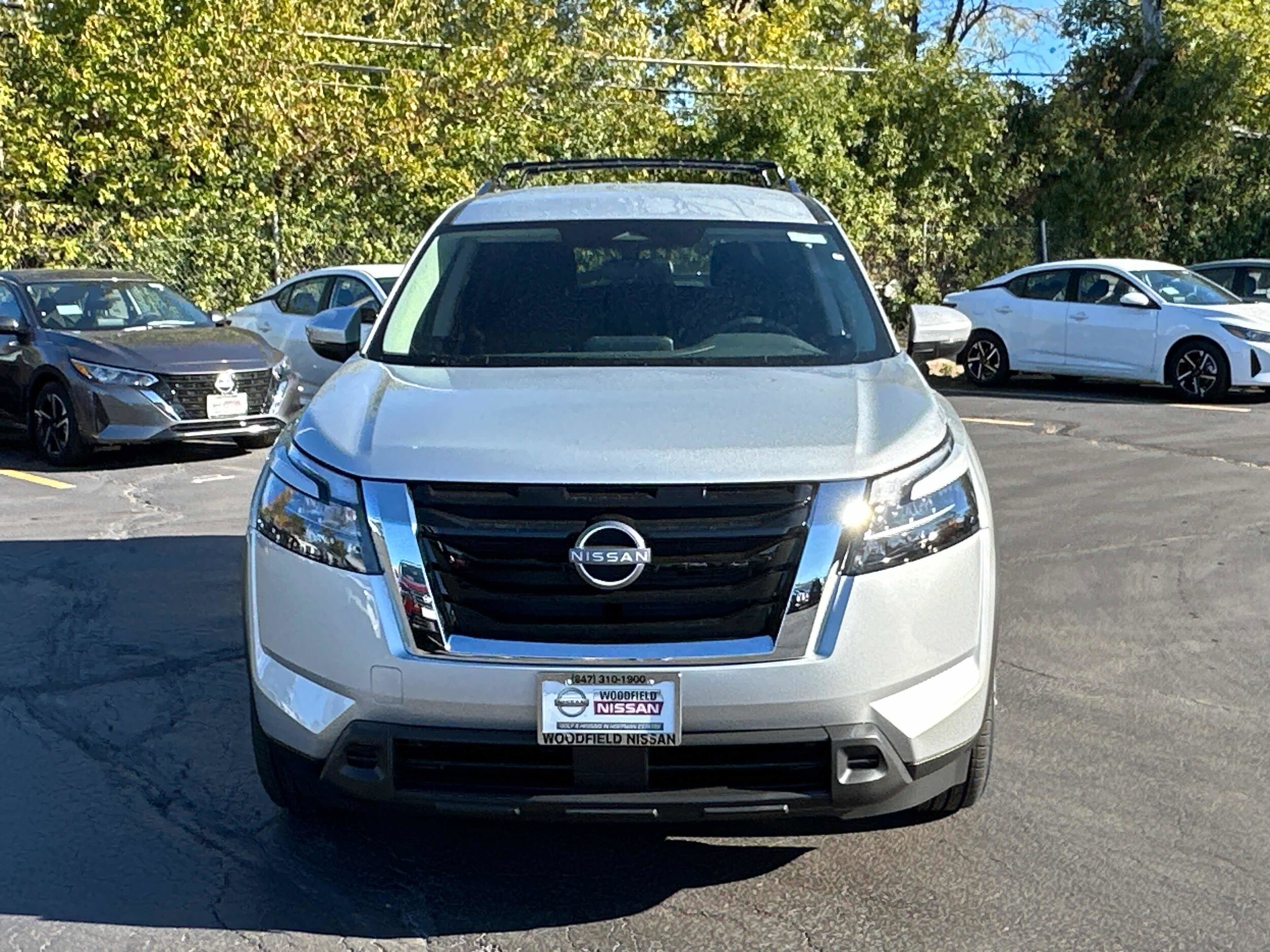 2025 Nissan Pathfinder SV photo 2