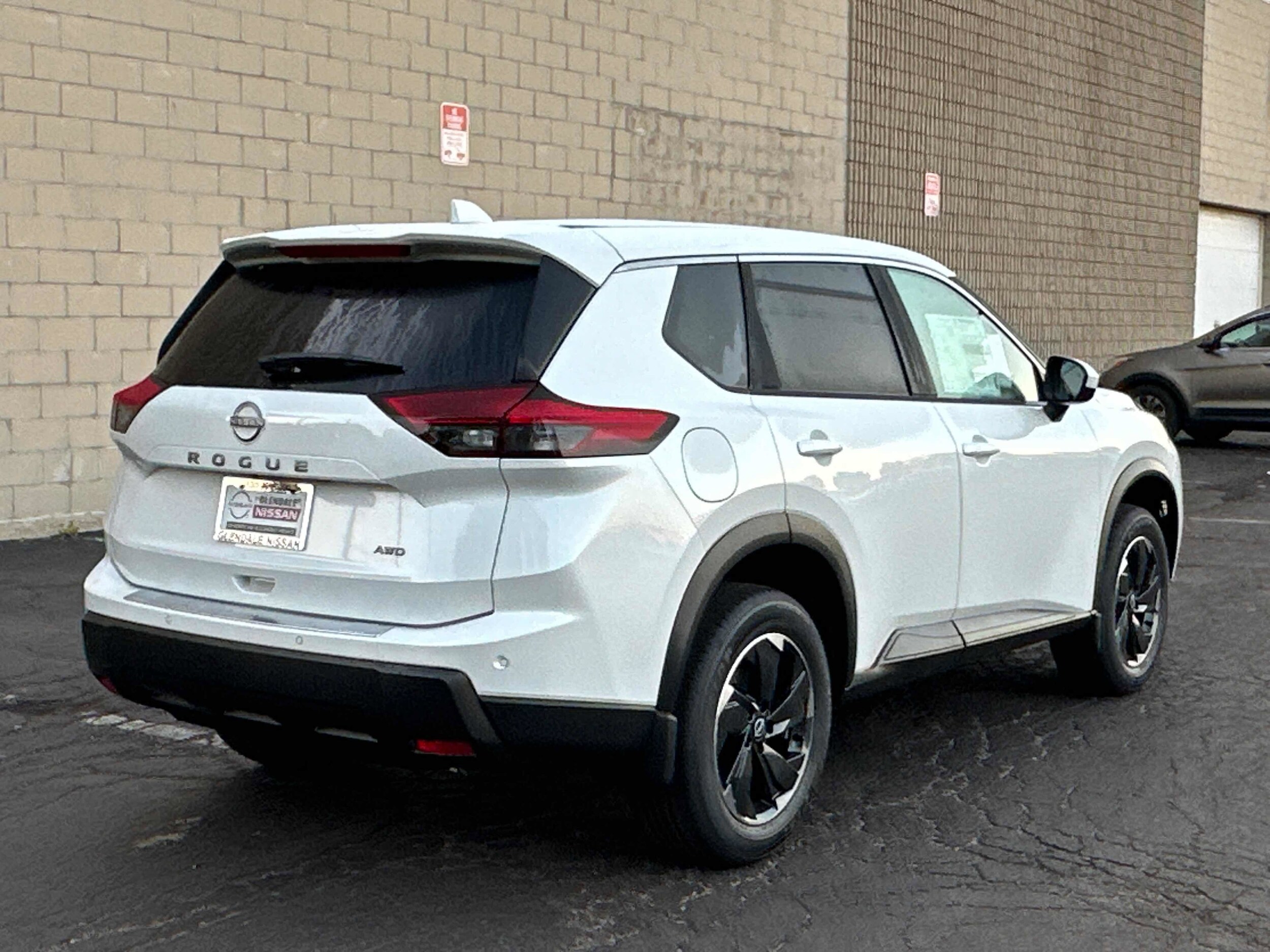 2026 Nissan Rogue SV photo 4
