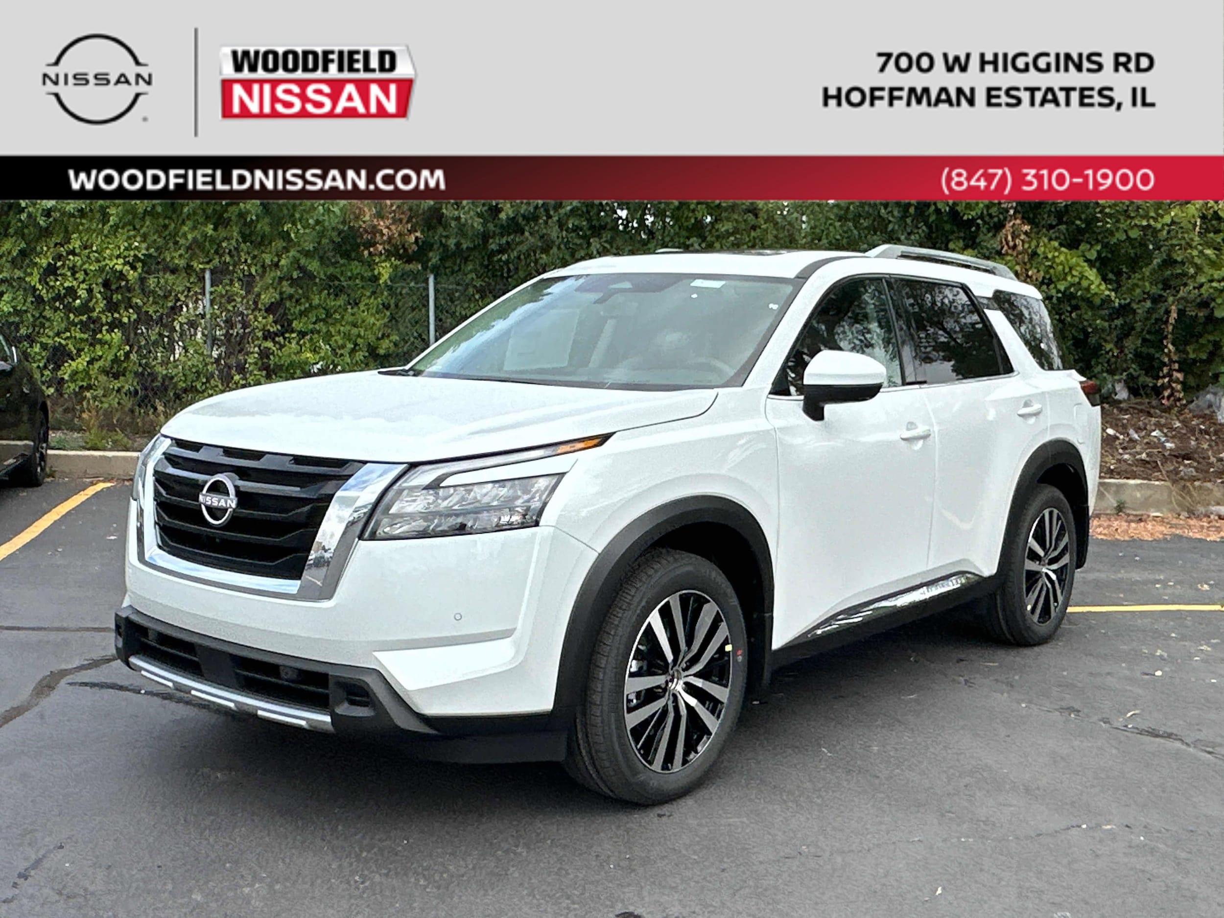 2025 Nissan Pathfinder Platinum's photo