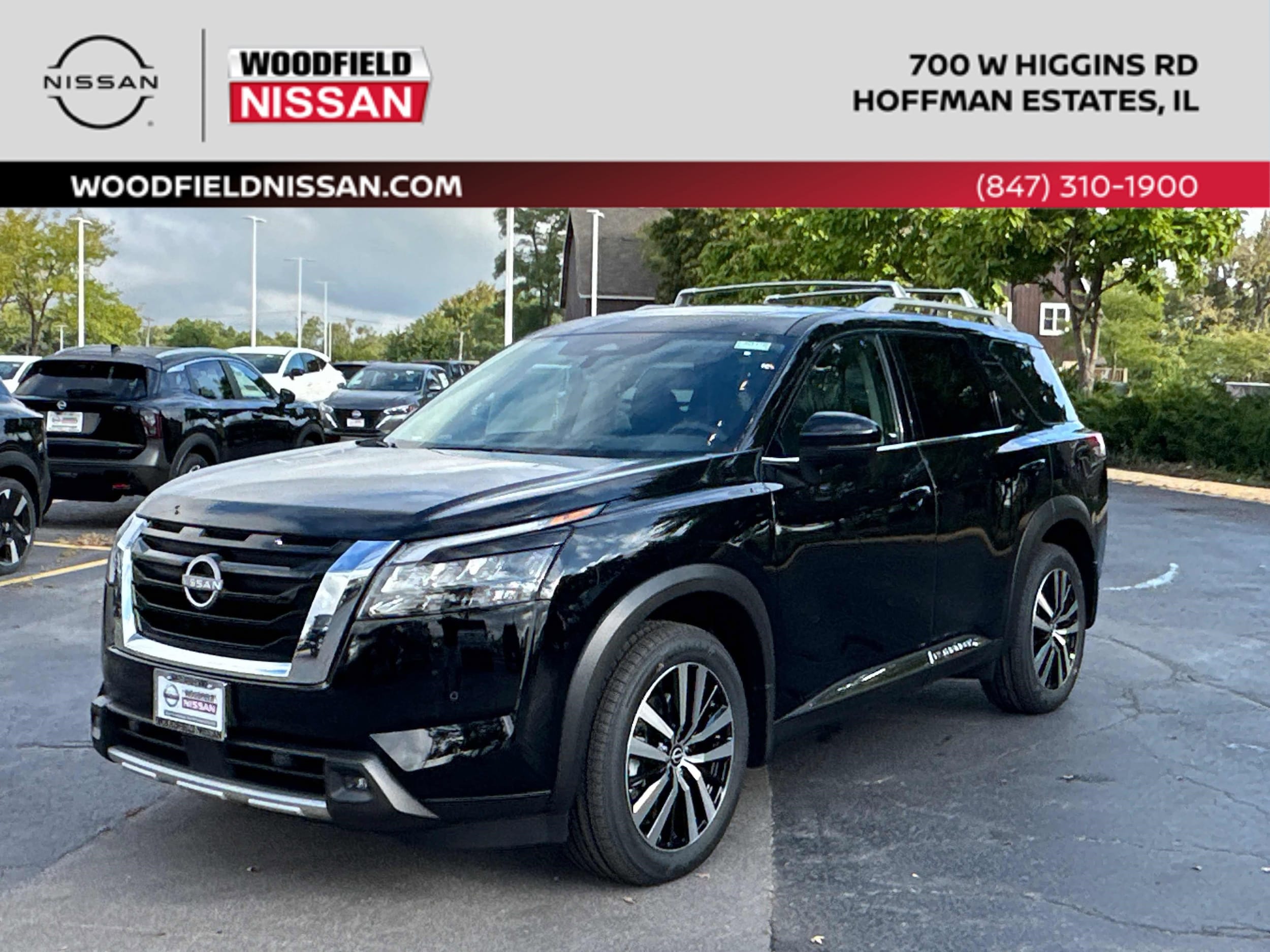 2025 Nissan Pathfinder Platinum's photo