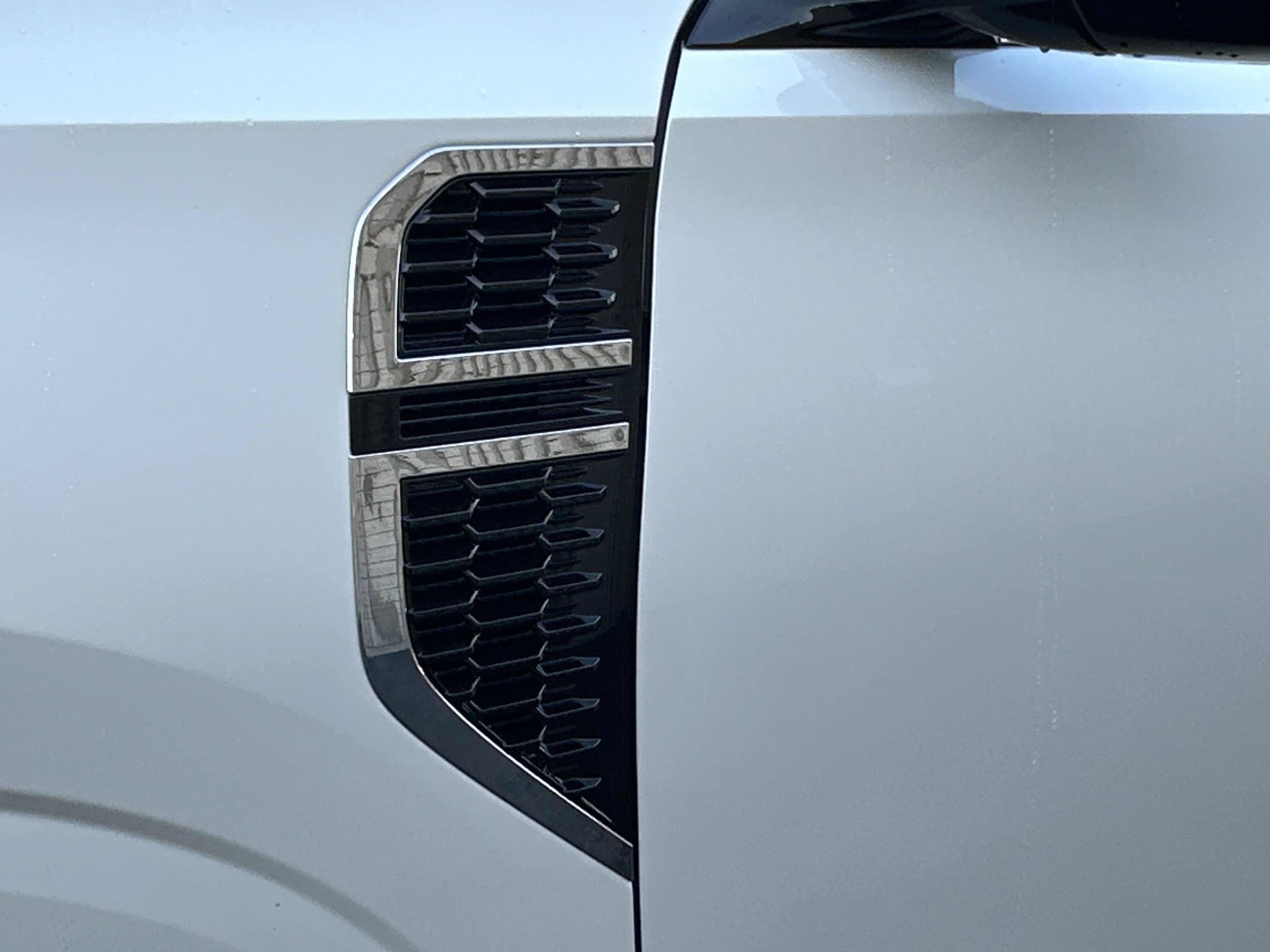 2026 Nissan Armada SV - Photo 12