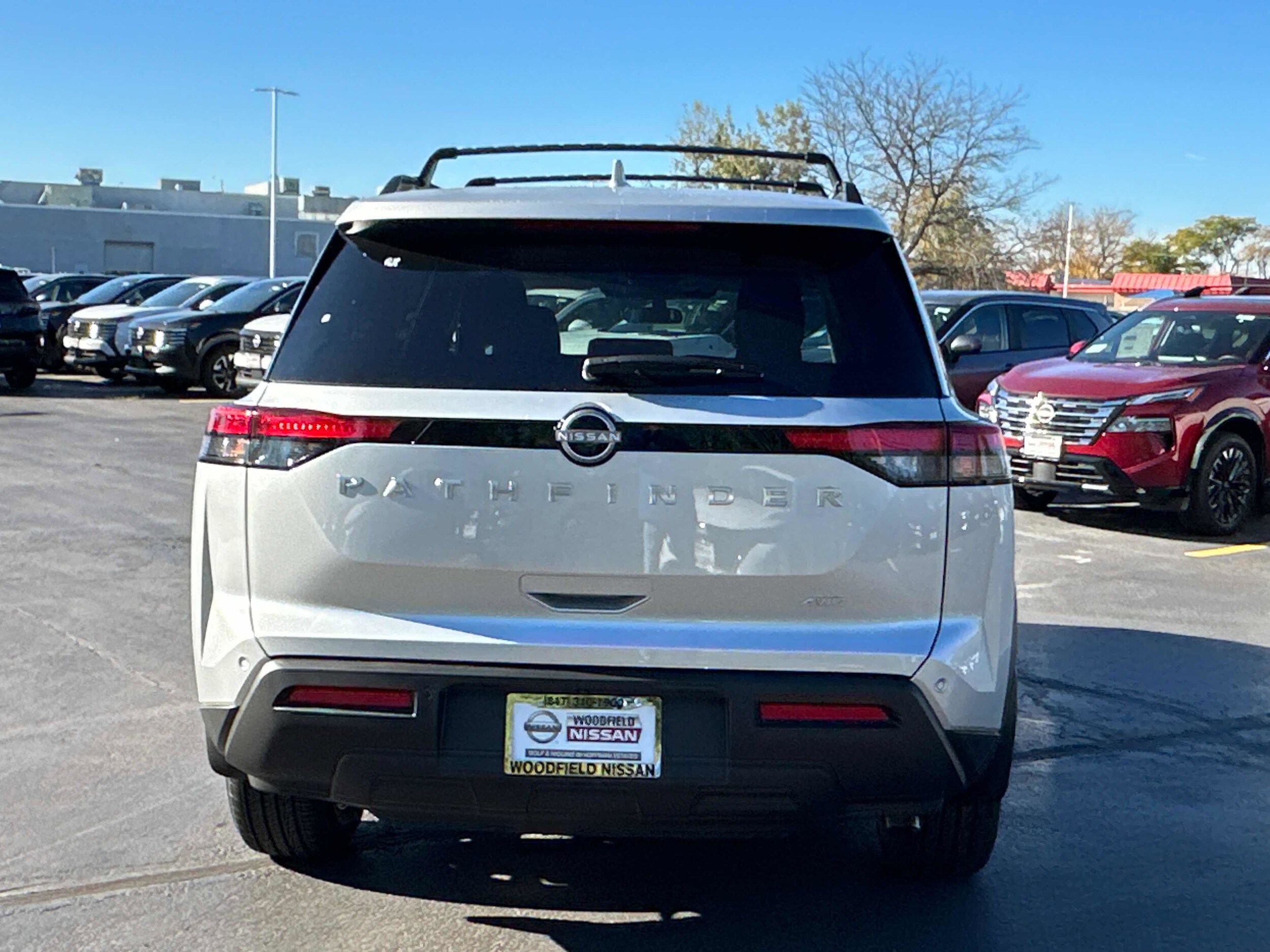 2025 Nissan Pathfinder SV photo 4