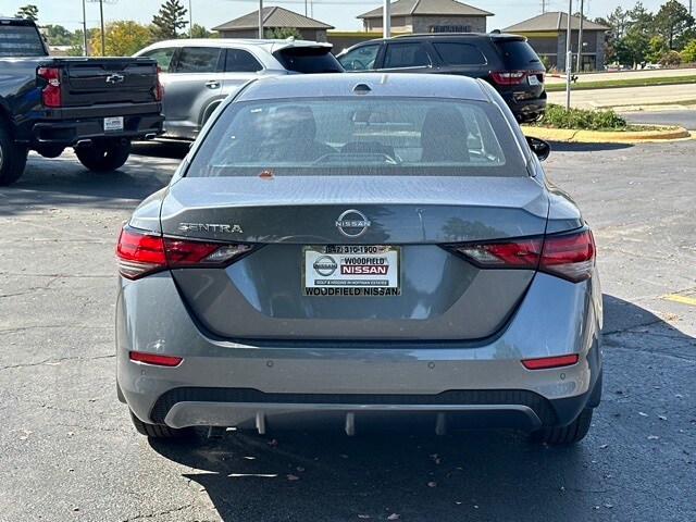 2025 Nissan Sentra SV photo 4