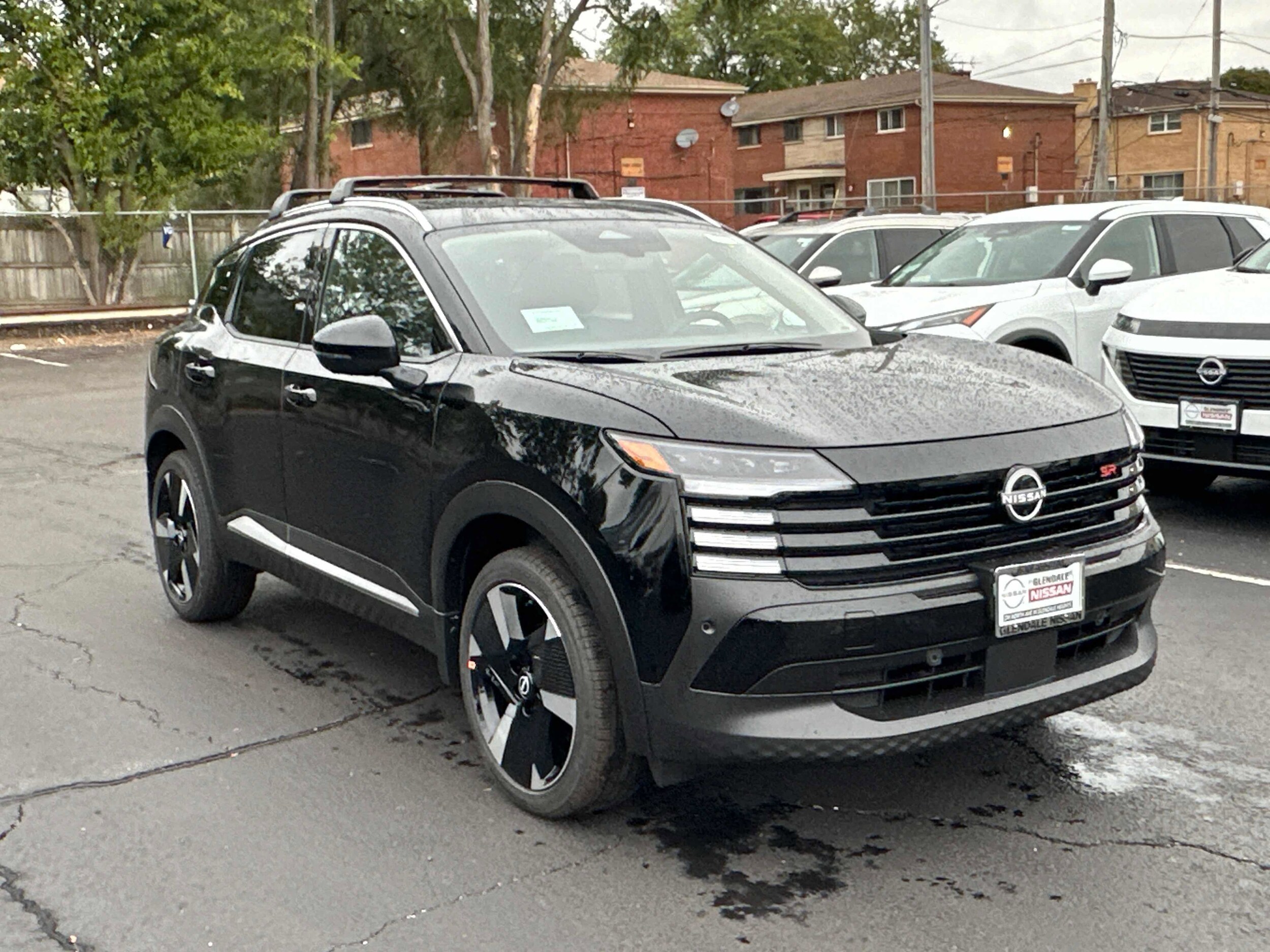 2026 Nissan Kicks SR photo 3