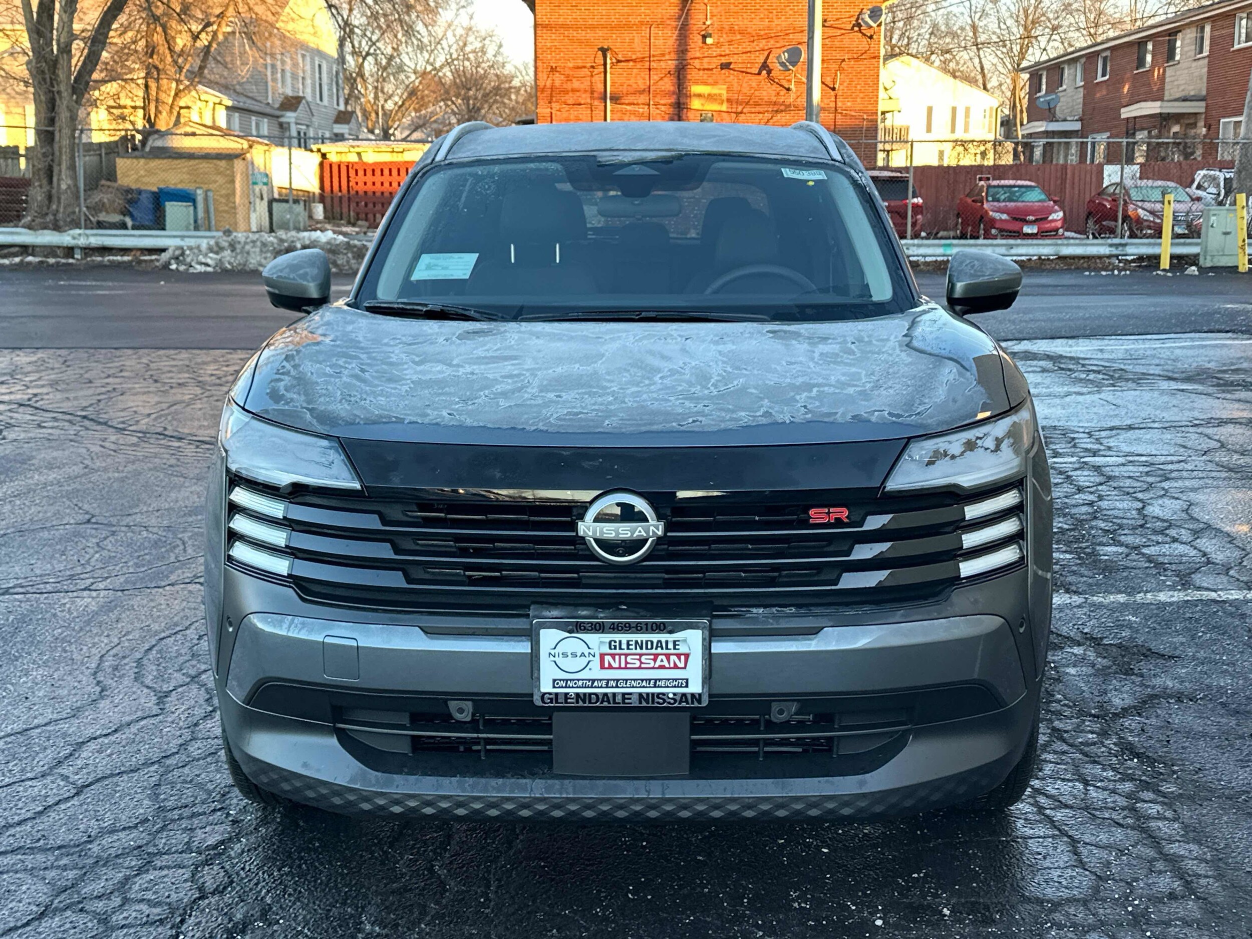 2025 Nissan Kicks SR photo 2