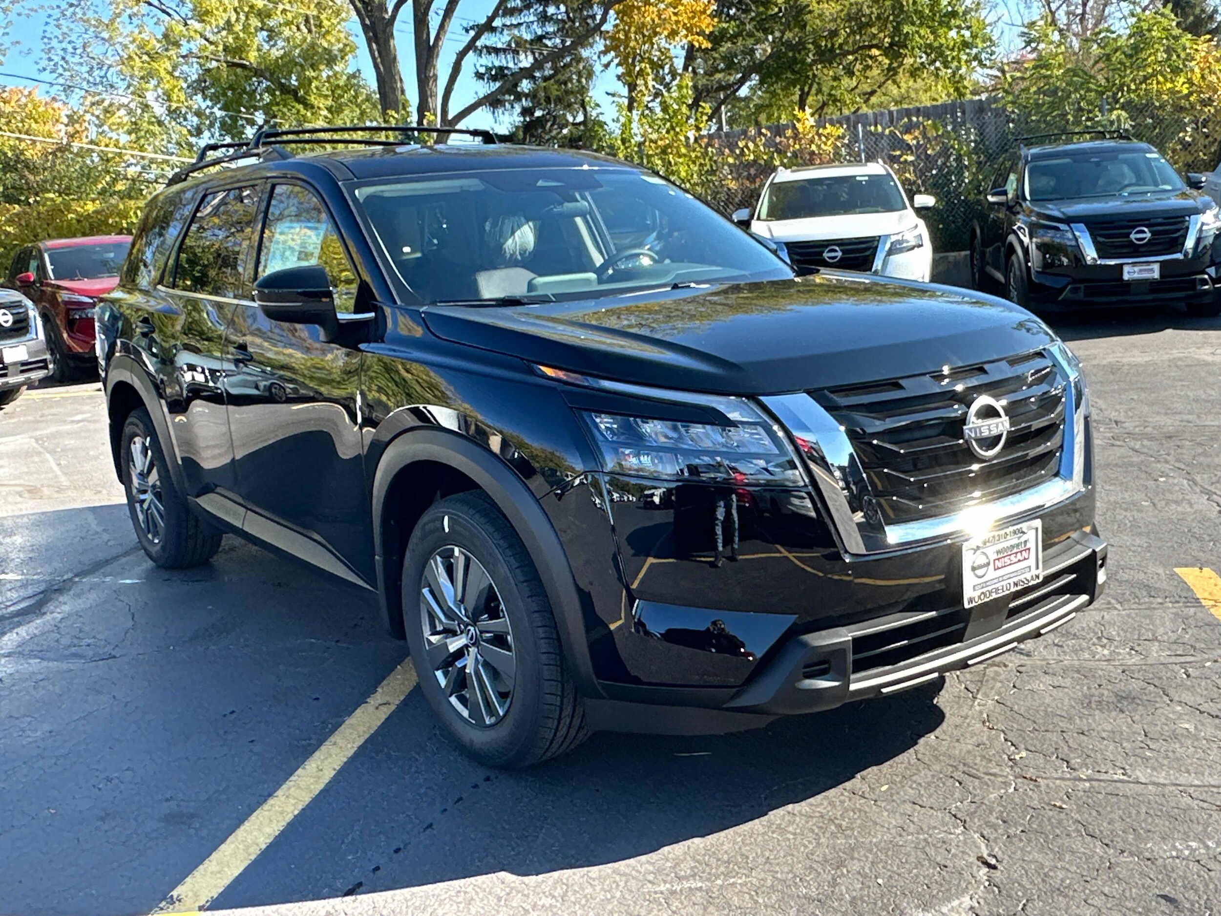 2025 Nissan Pathfinder SV photo 3