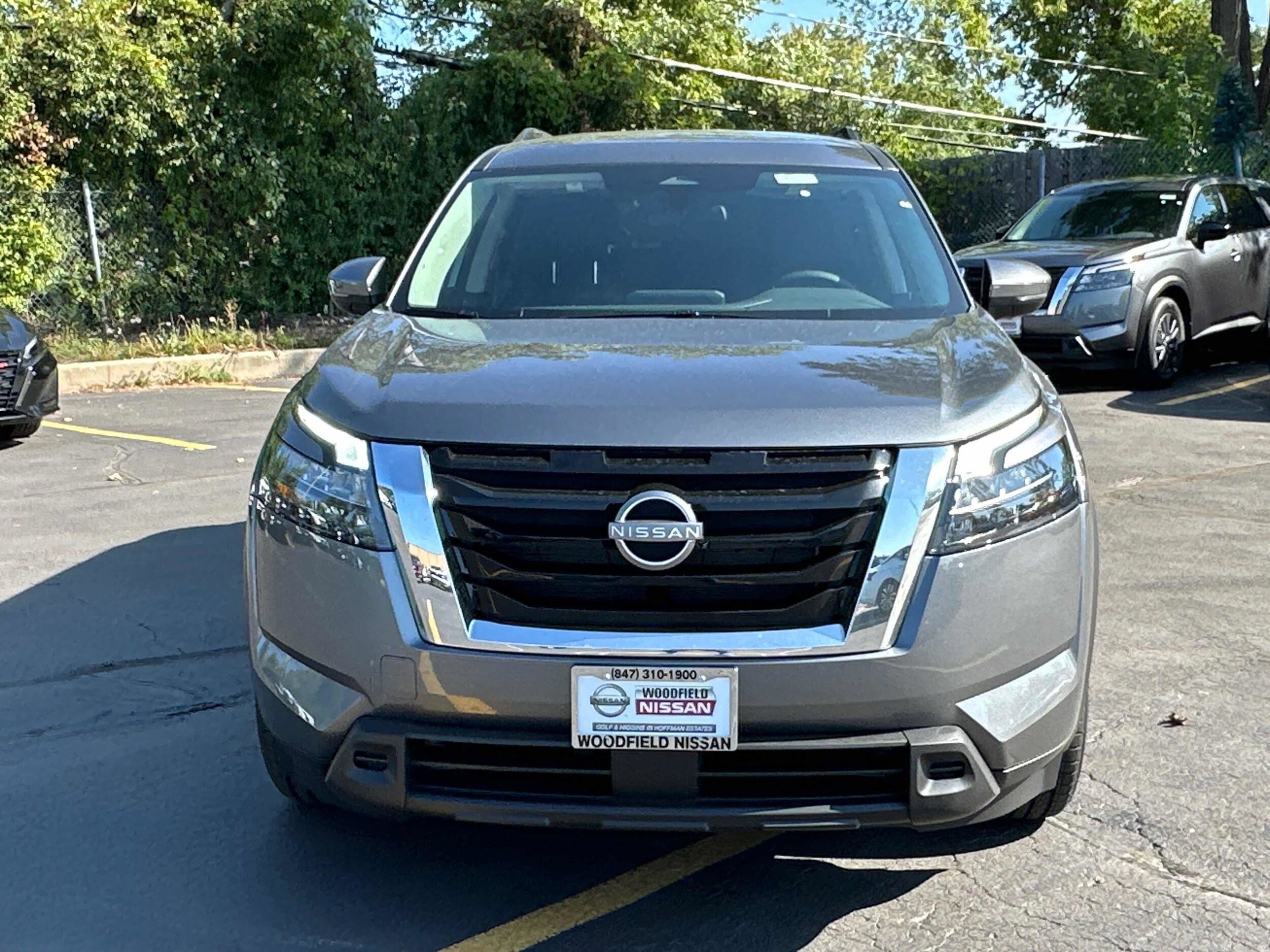 2025 Nissan Pathfinder SV photo 2