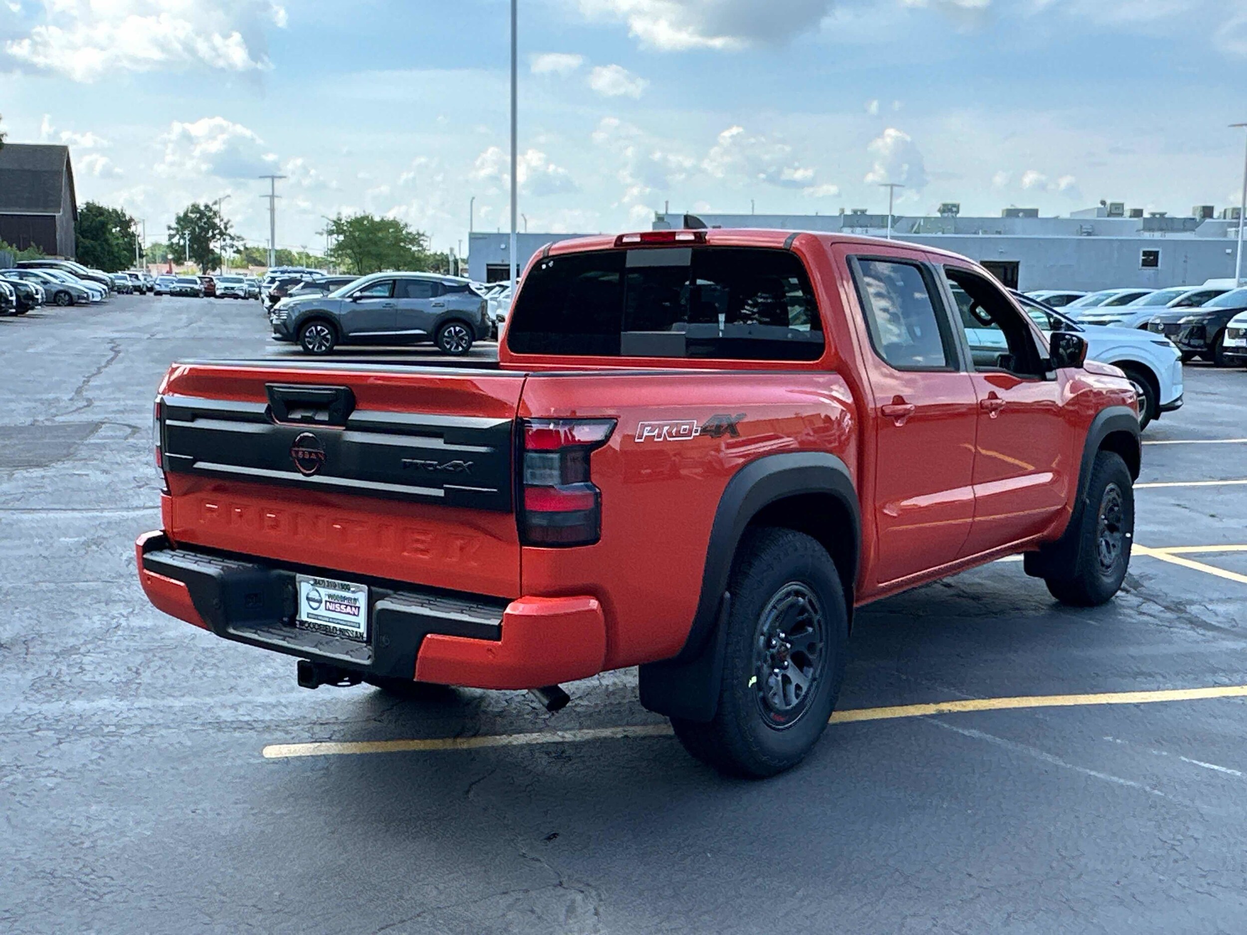 2025 Nissan Frontier PRO-4X Crew Cab photo 4
