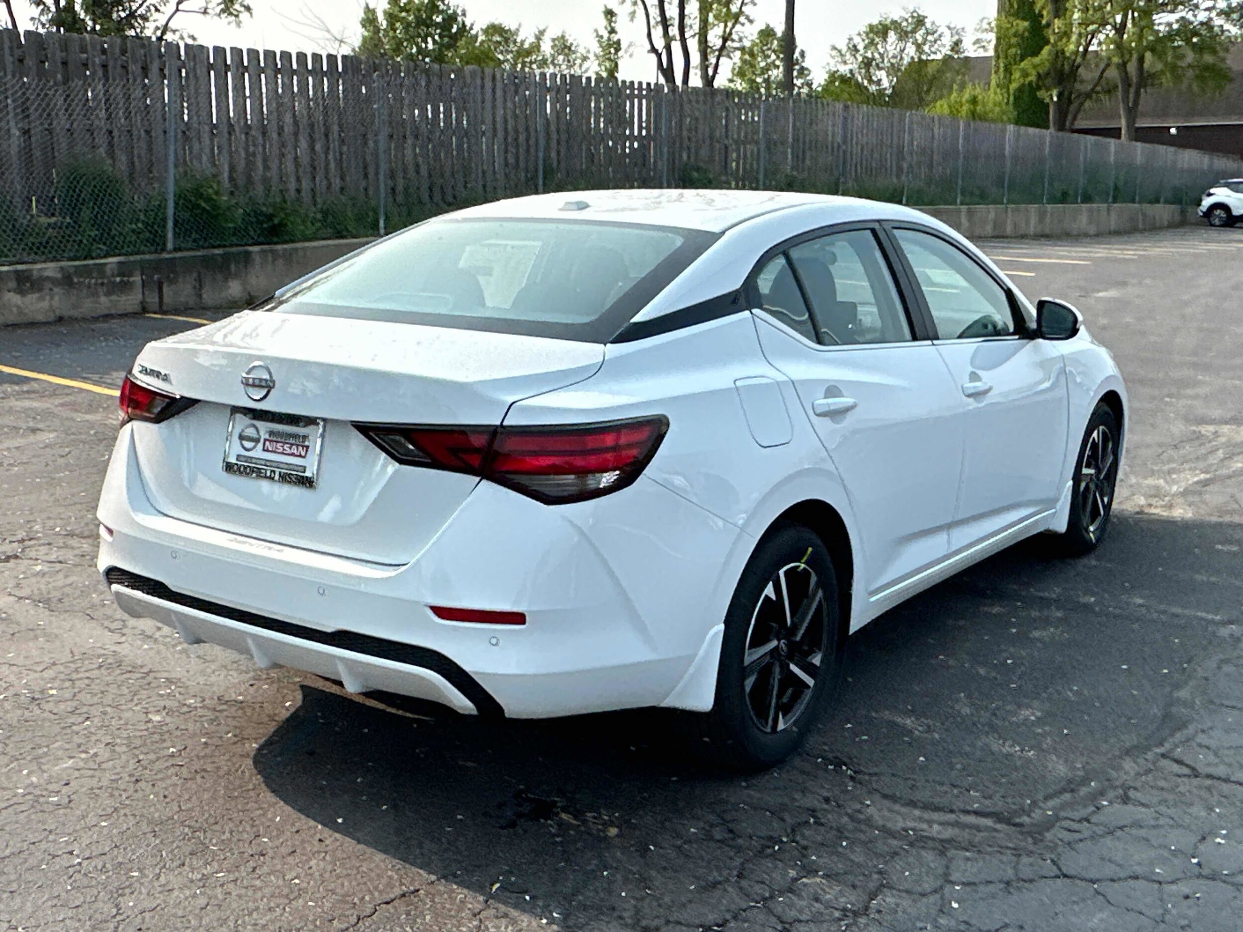 2025 Nissan Sentra SV photo 4