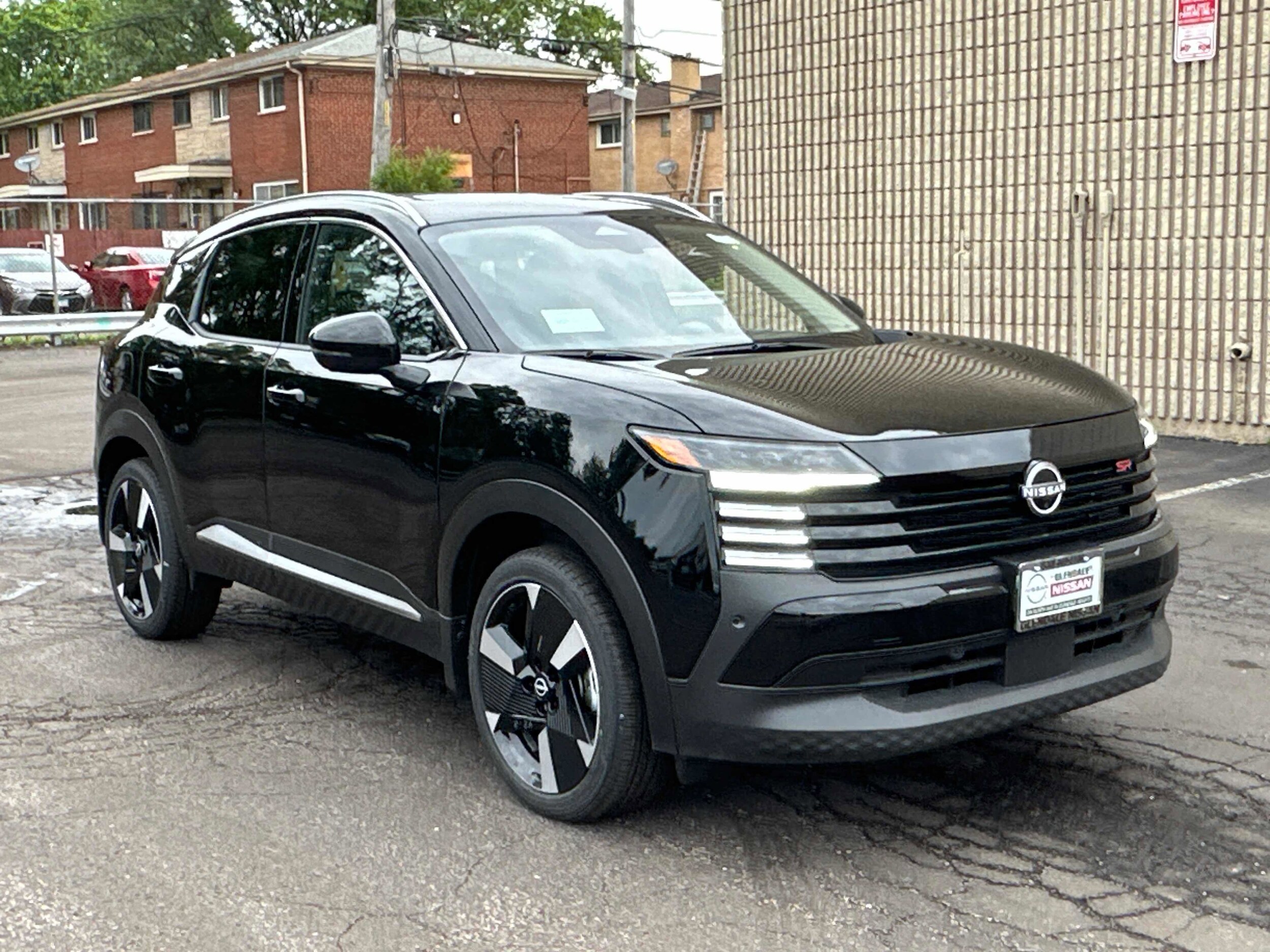 2025 Nissan Kicks SR photo 3