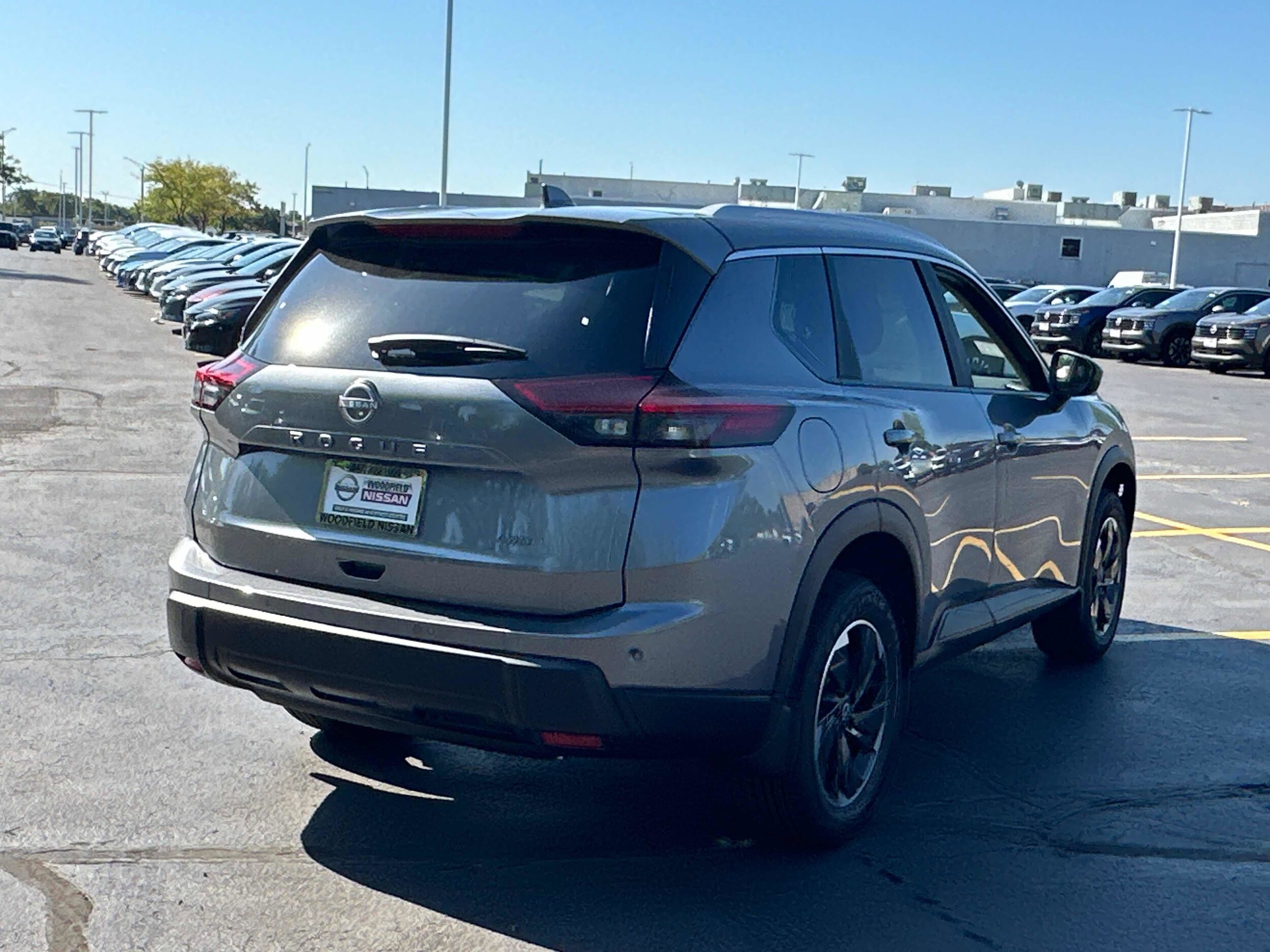 2026 Nissan Rogue SV photo 3