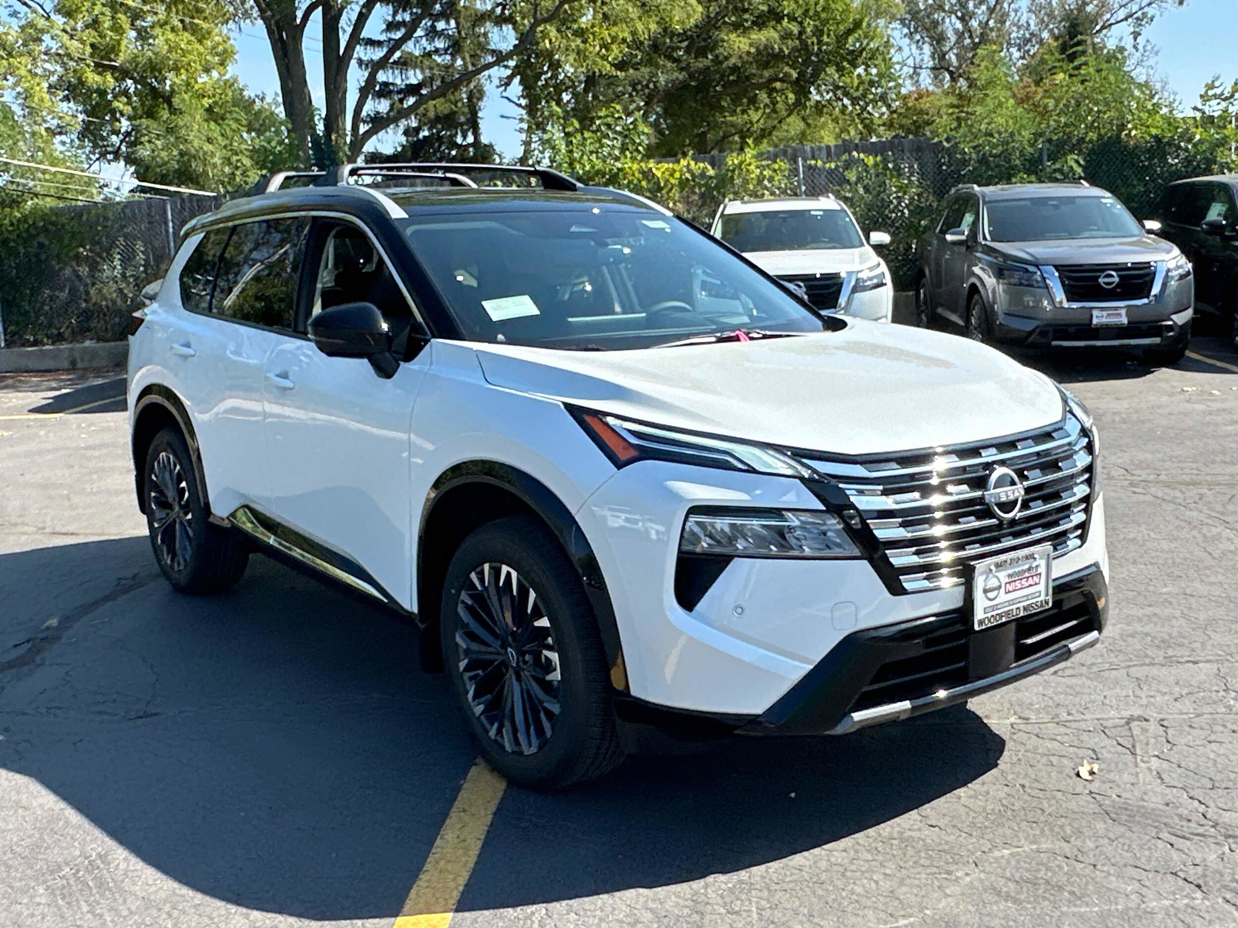 2026 Nissan Rogue Platinum photo 3