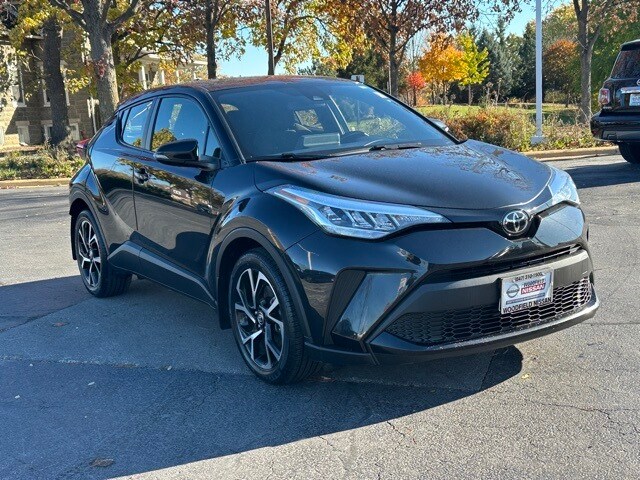 2021 Toyota C-HR XLE photo 3