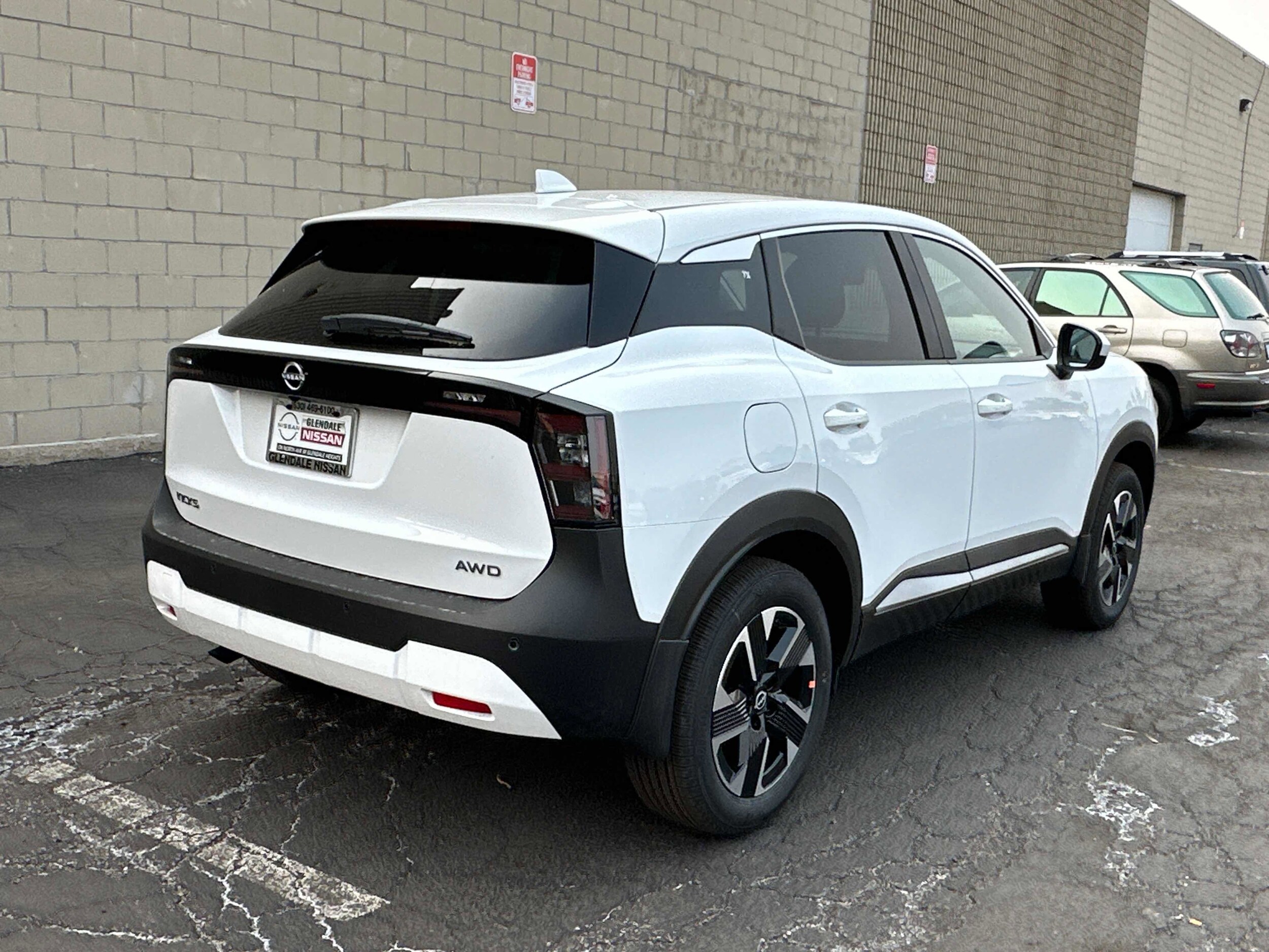 2025 Nissan Kicks SV photo 4