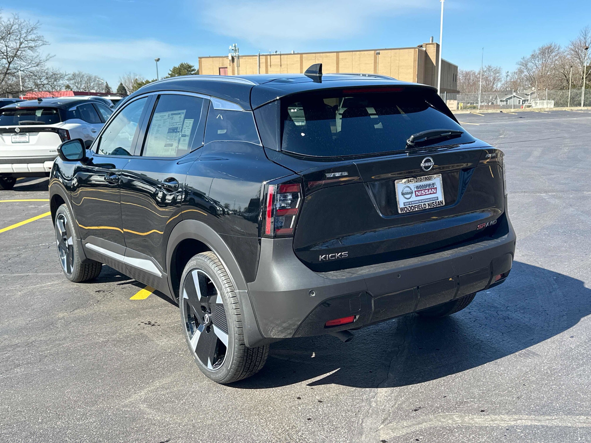 2025 Nissan Kicks SR photo 3