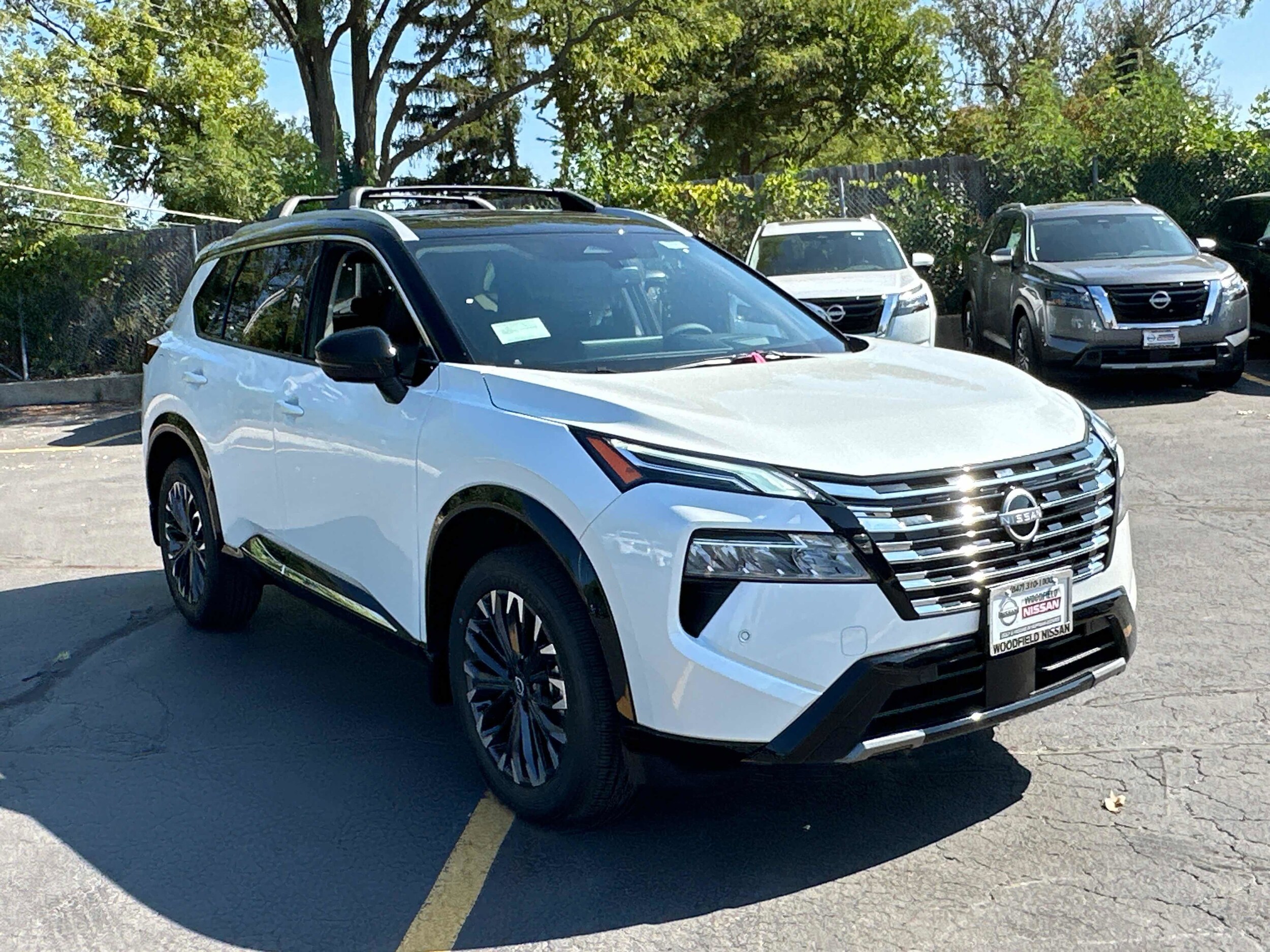 2026 Nissan Rogue Platinum photo 2