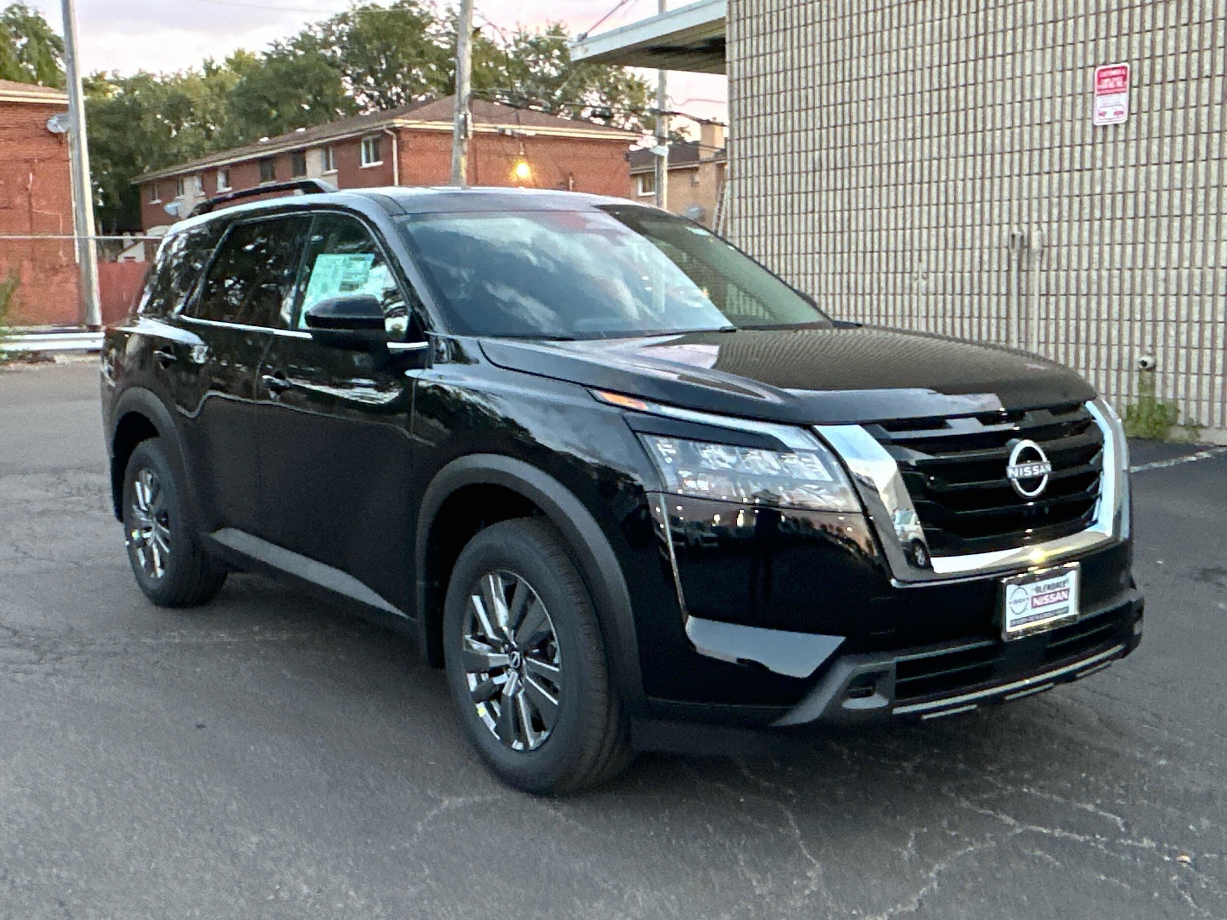2025 Nissan Pathfinder SV photo 3