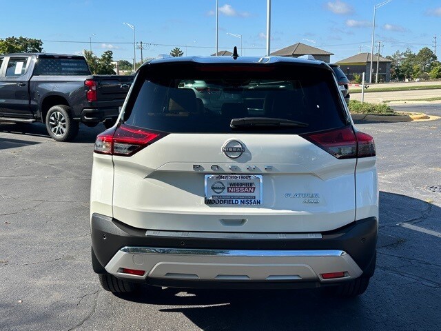 2023 Nissan Rogue Platinum photo 3